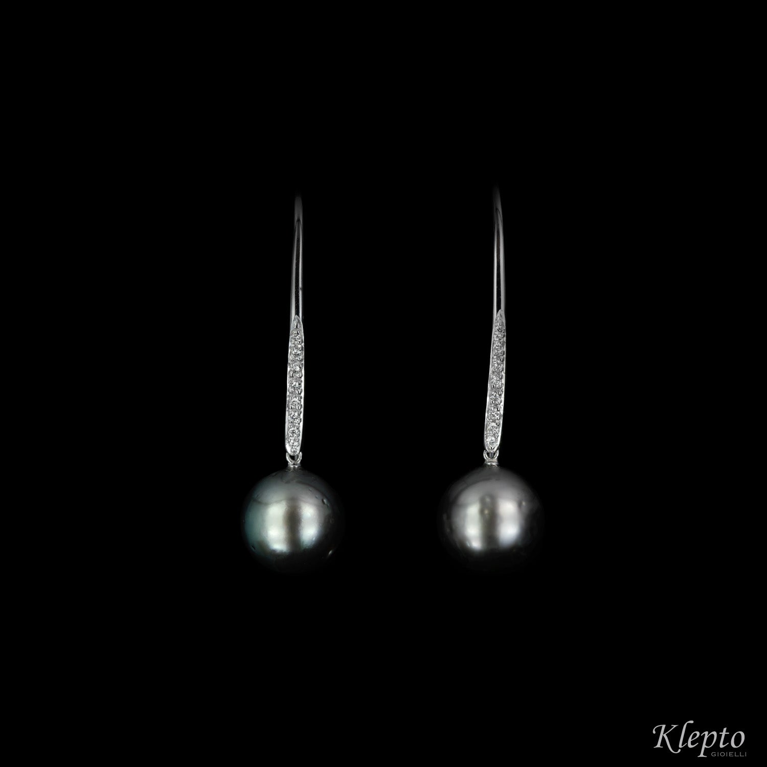 Orecchini in oro bianco pendenti con Perle e Diamanti