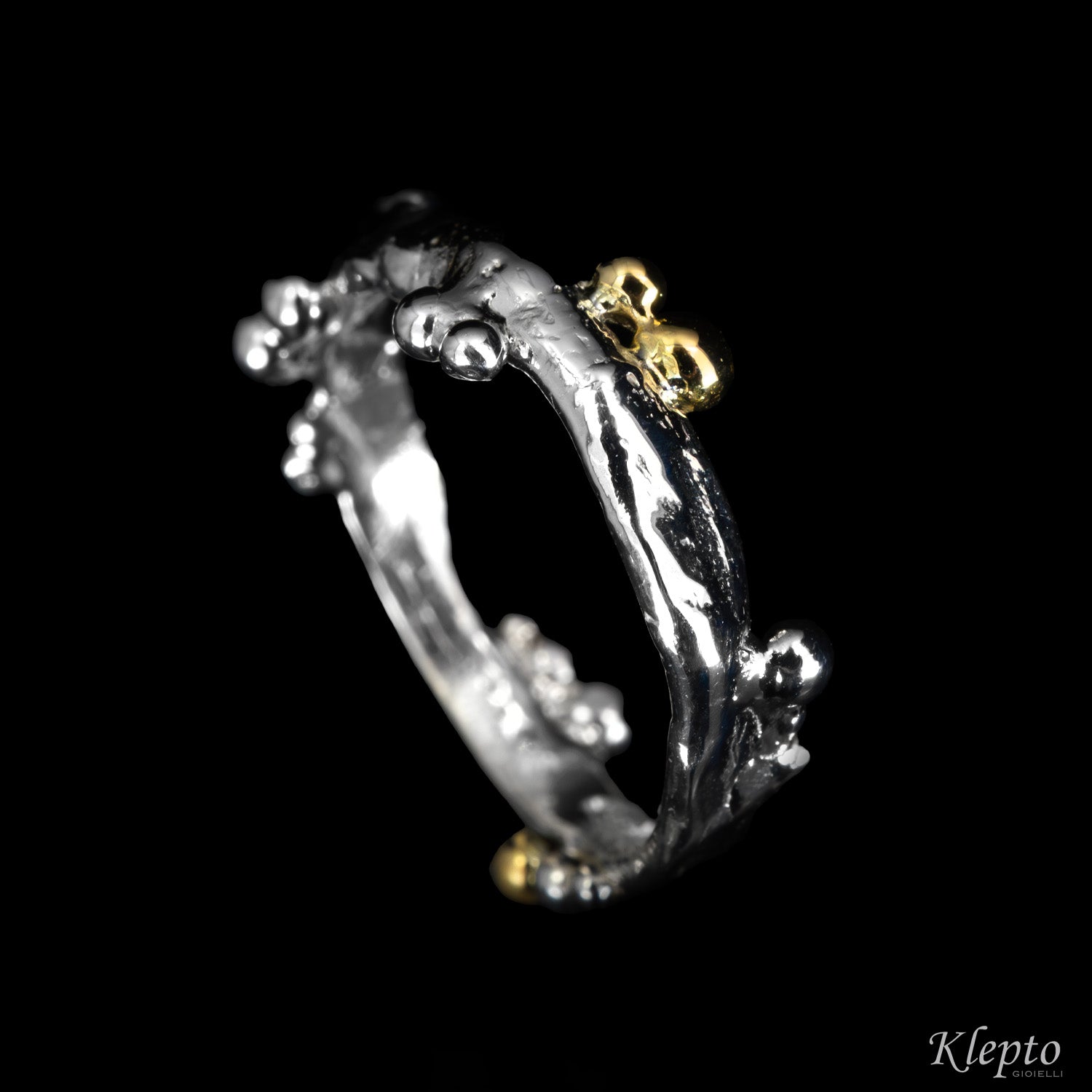Anello in Argento Silnova® con dettagli in oro giallo