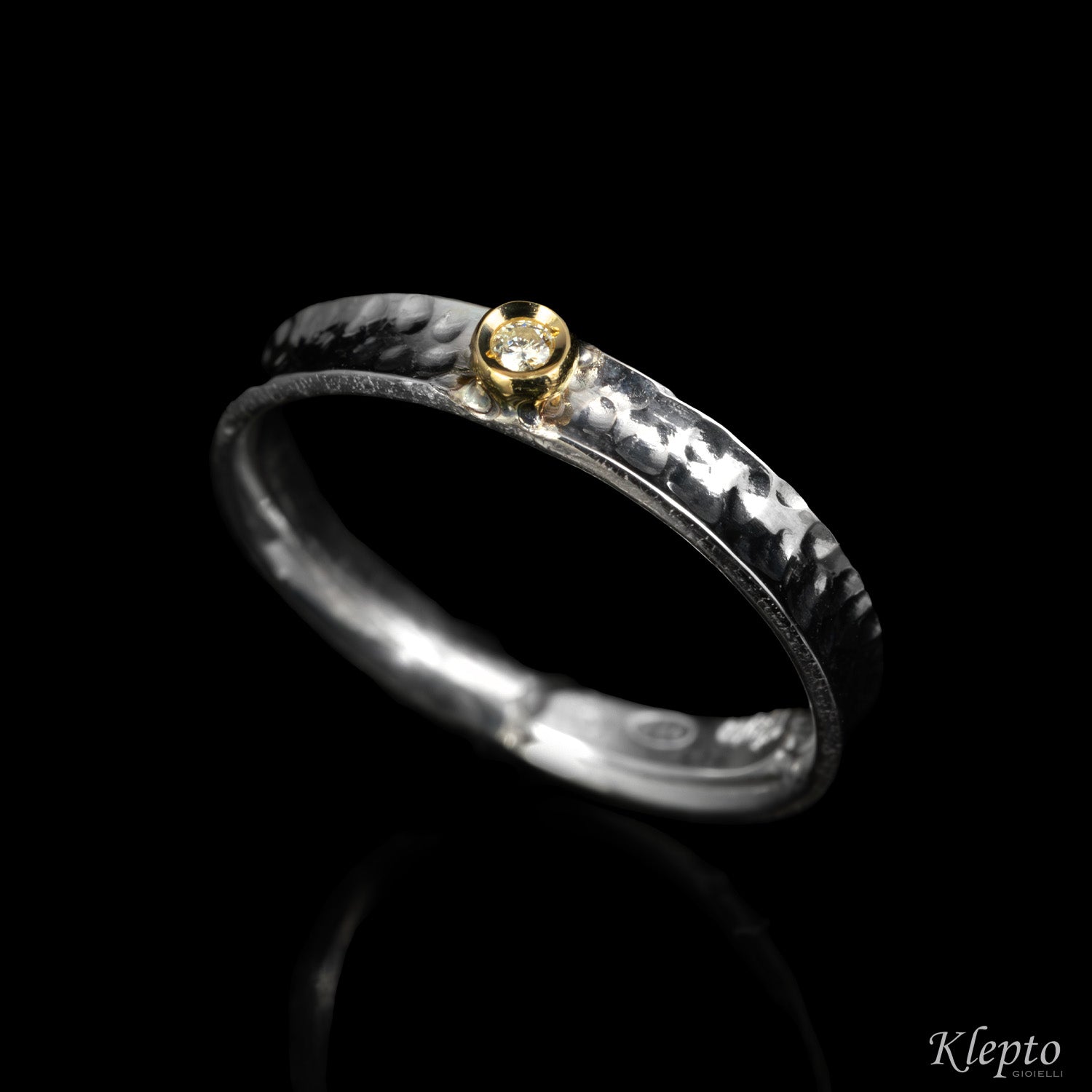 Anello in Argento Silnova® con Diamante e dettaglio in oro giallo