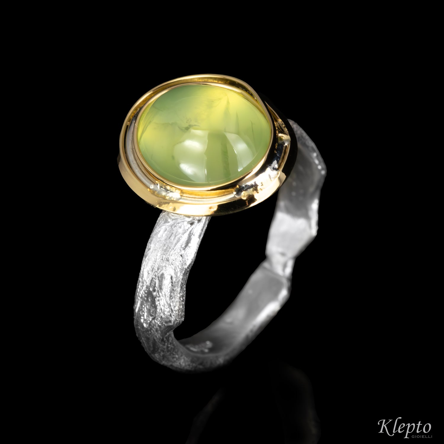 Anello in Argento Silnova® "Bumba" con Berillo cabochon e dettagli in oro giallo