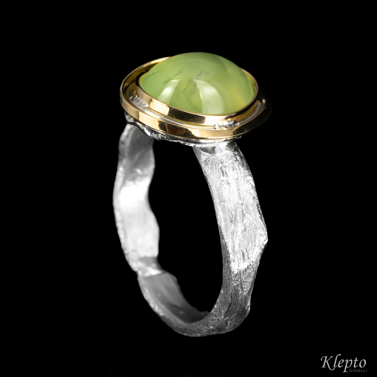 Anello in Argento Silnova® "Bumba" con Berillo cabochon e dettagli in oro giallo