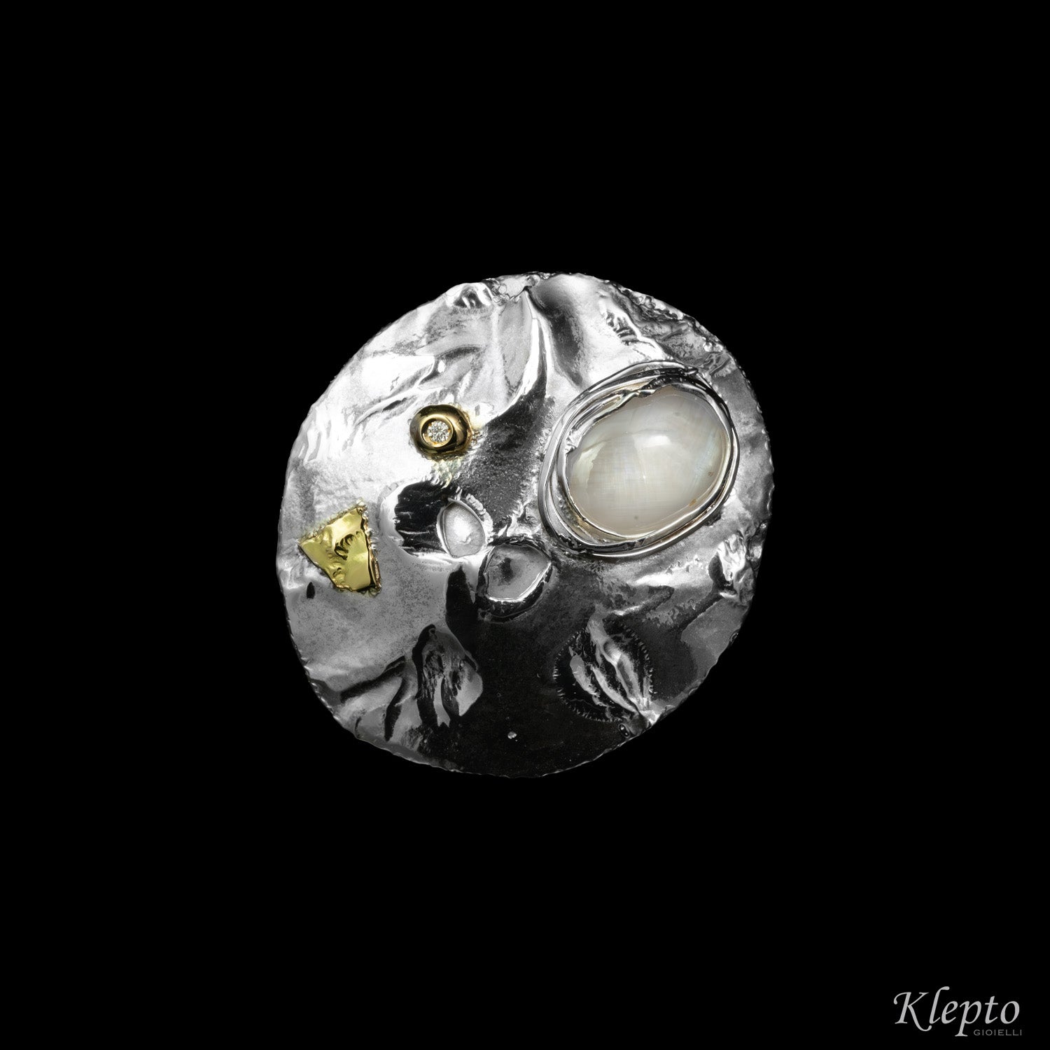 Anello in Argento Silnova® "Supernova" con Zaffiro Asteria, Diamante e dettagli in oro giallo