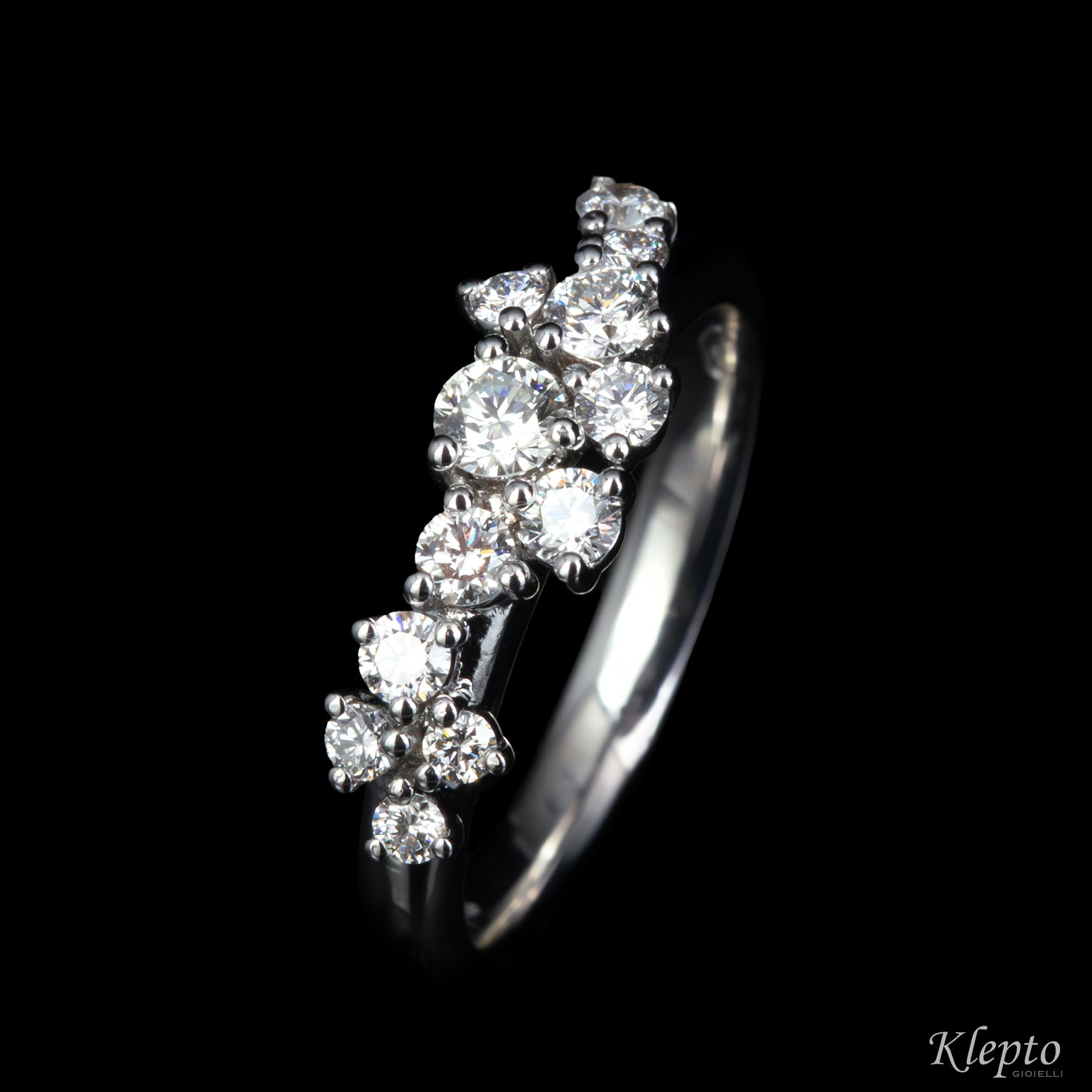 Anello classico by Klepto in oro con Diamanti