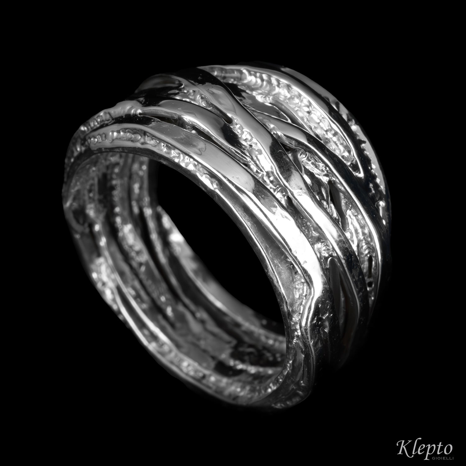 Anello in Argento Silnova® a filo intrecciato