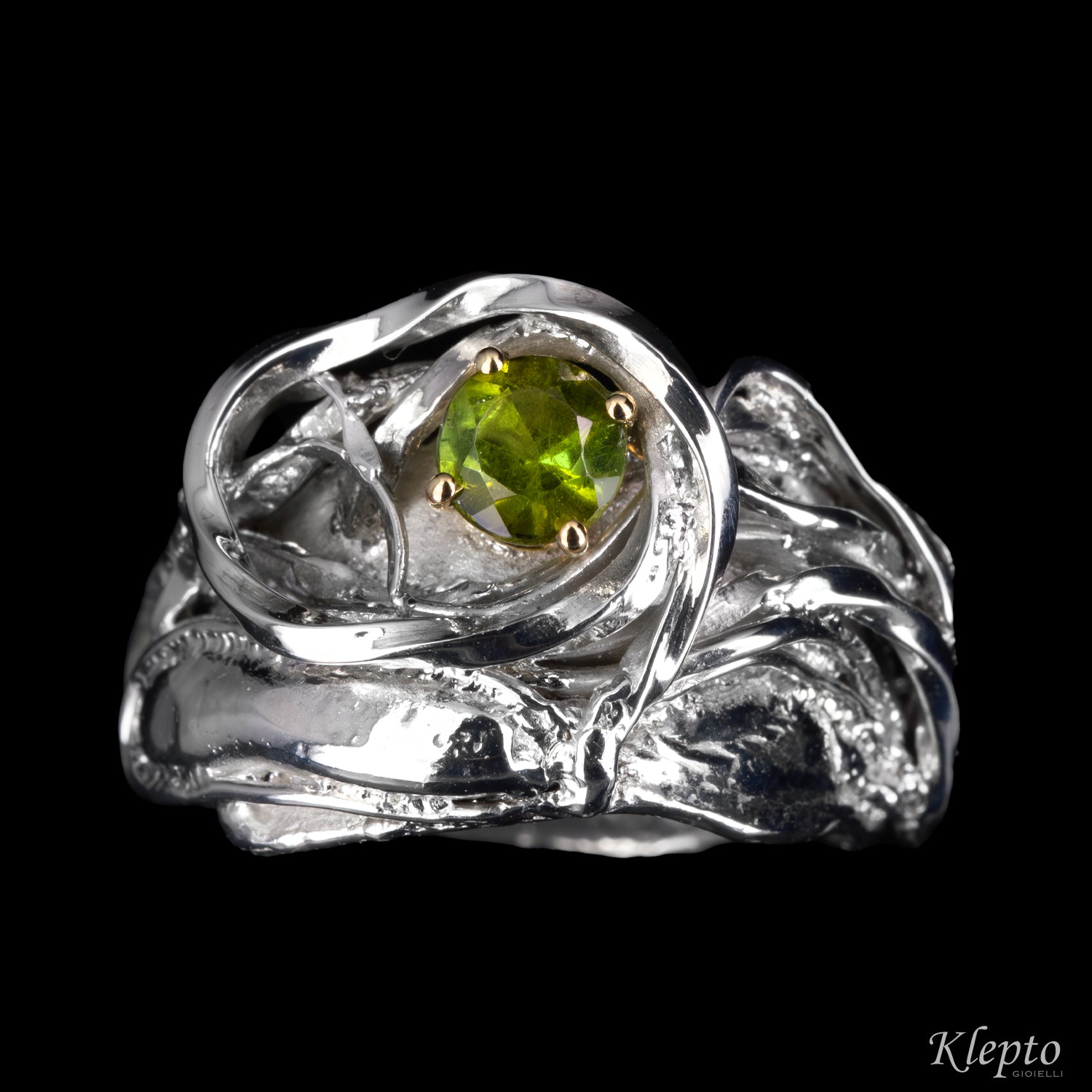 Anello in Argento Silnova® con Tormalina verde e dettagli in oro giallo