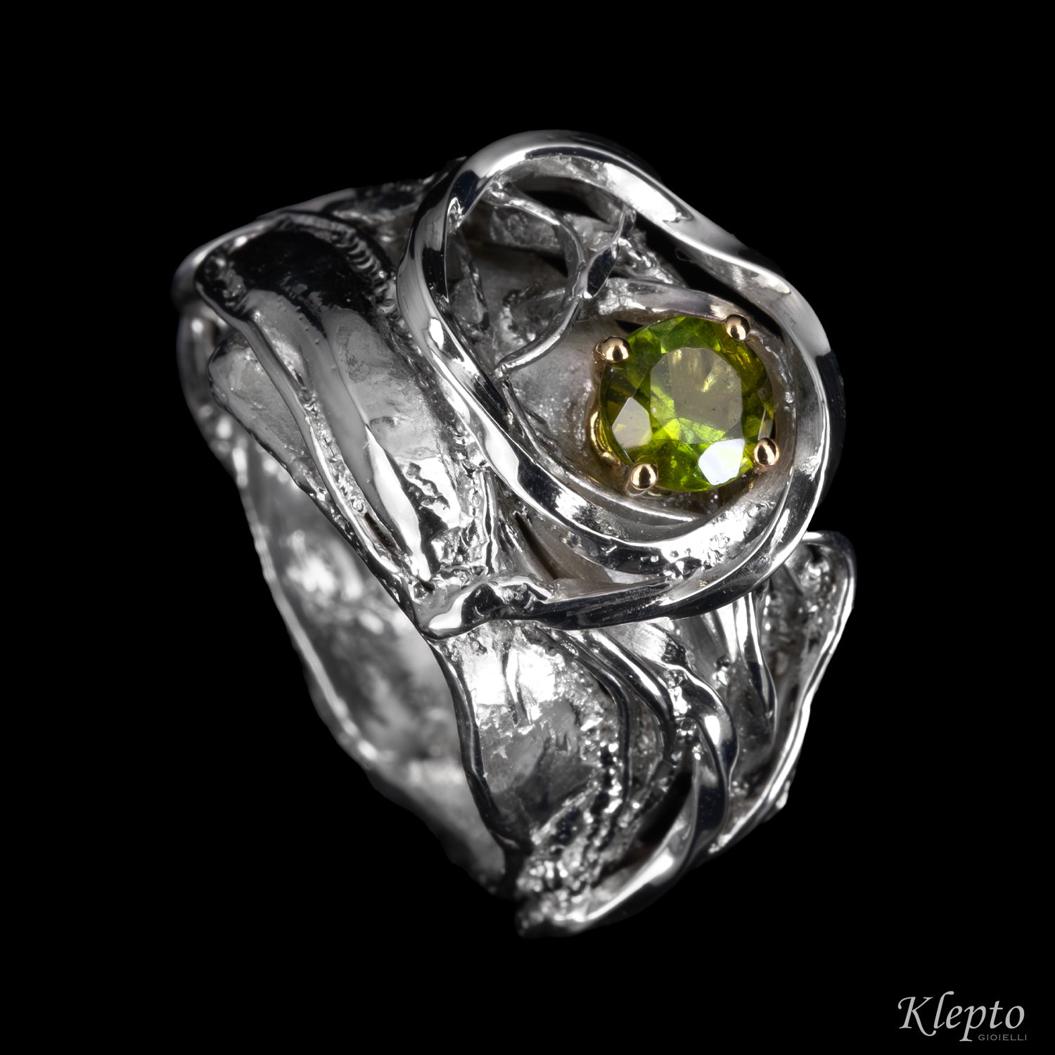 Anello in Argento Silnova® con Tormalina verde e dettagli in oro giallo