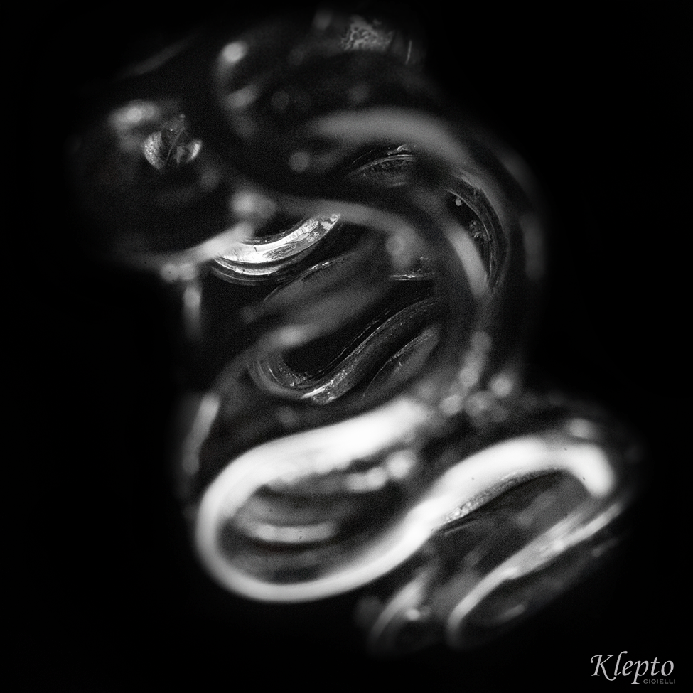 Anello in Argento Silnova® a filo intrecciato