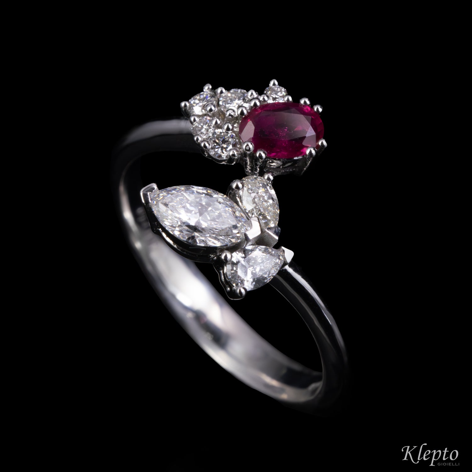 Anello classico by Klepto contrarié in oro bianco con Rubino e Diamanti
