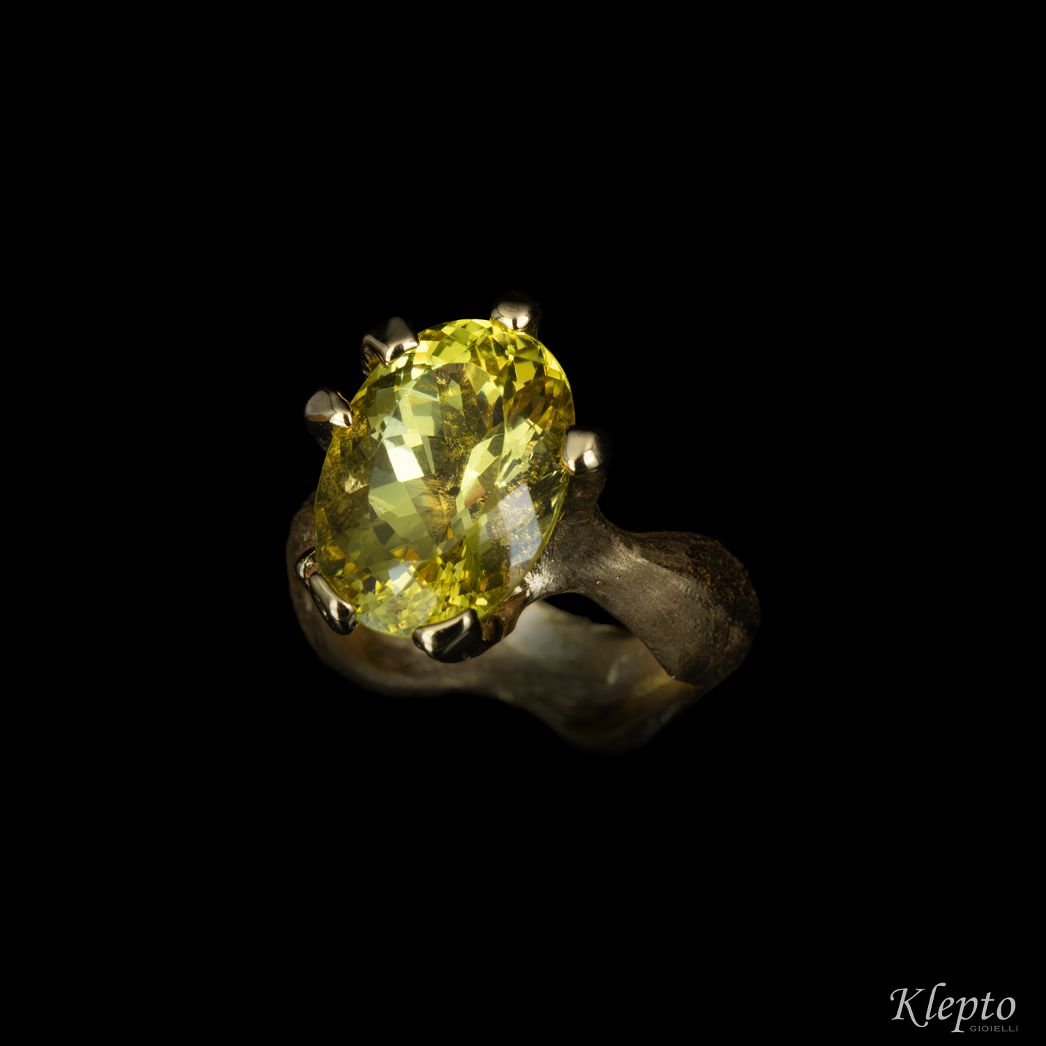 Anello in oro giallo con Eliodoro