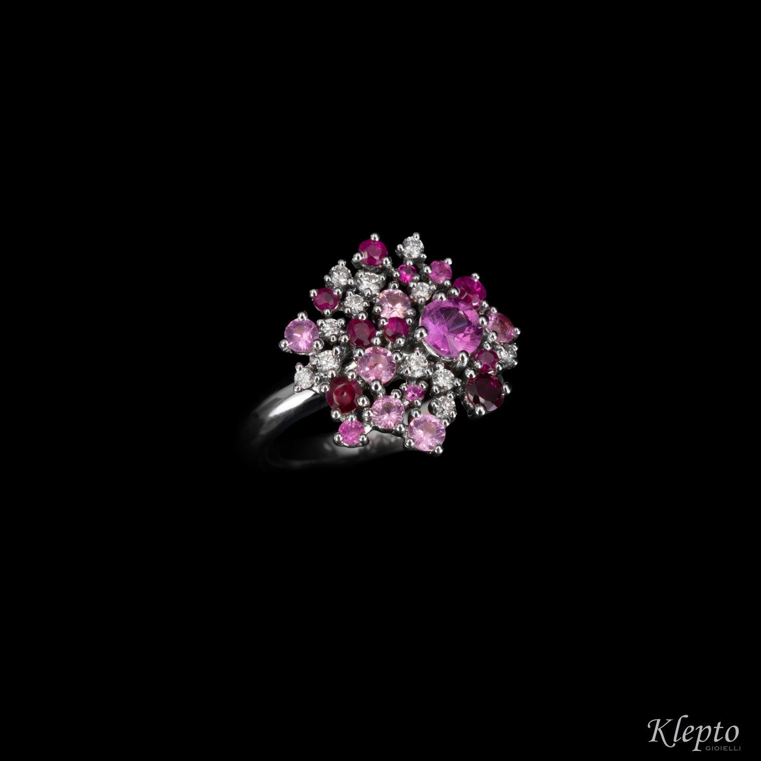 Anello classico by Klepto in oro bianco con Zaffiri rosa, Rubini e Diamanti
