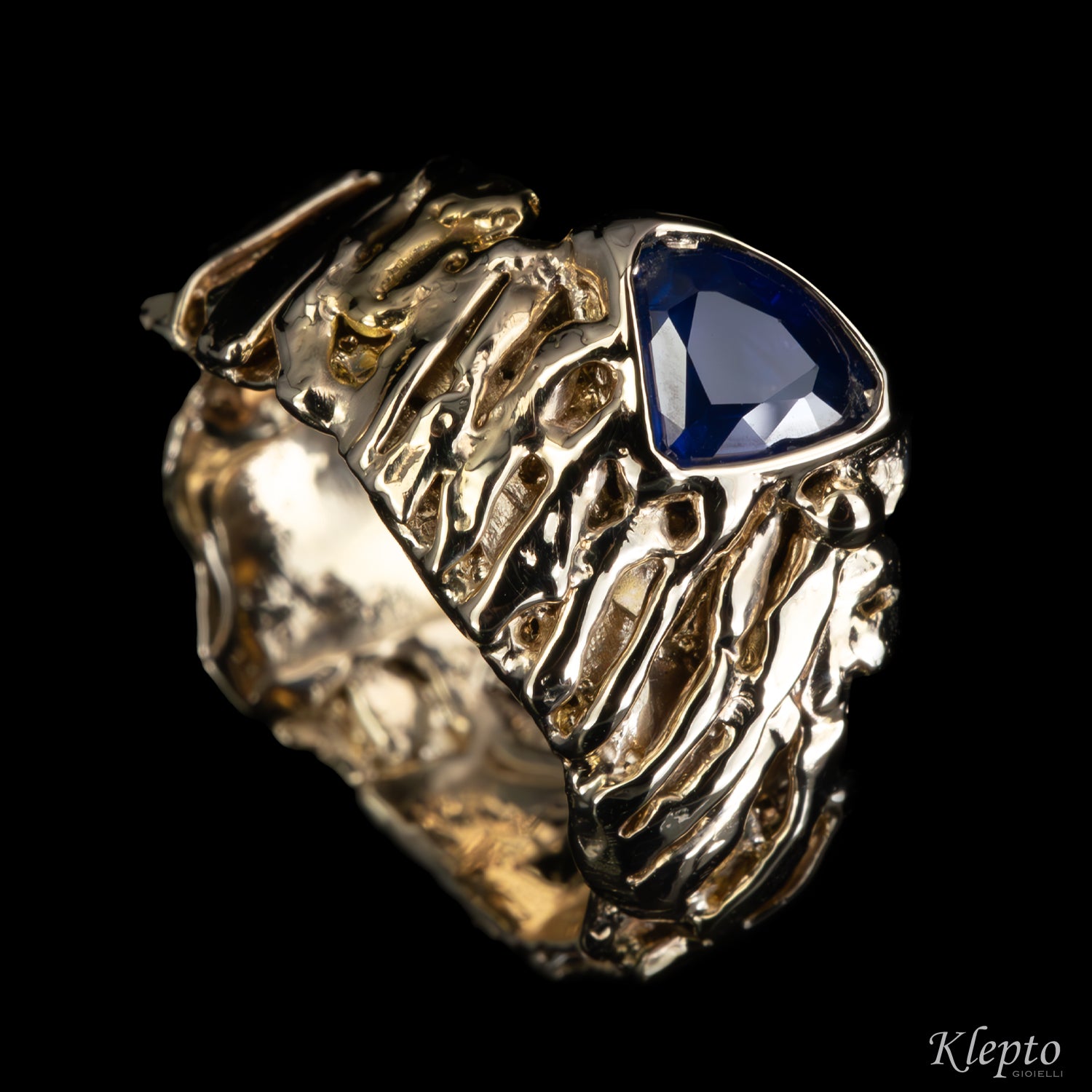Anello in oro bianco naturale con Zaffiro blu