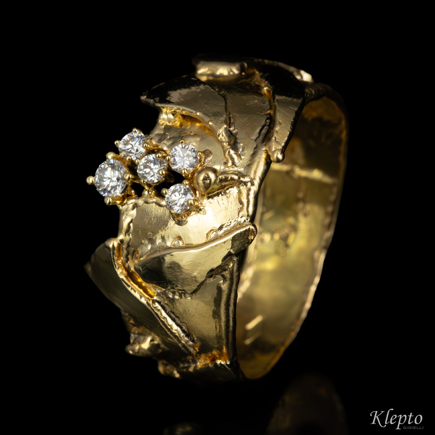 Anello in oro giallo con Diamanti
