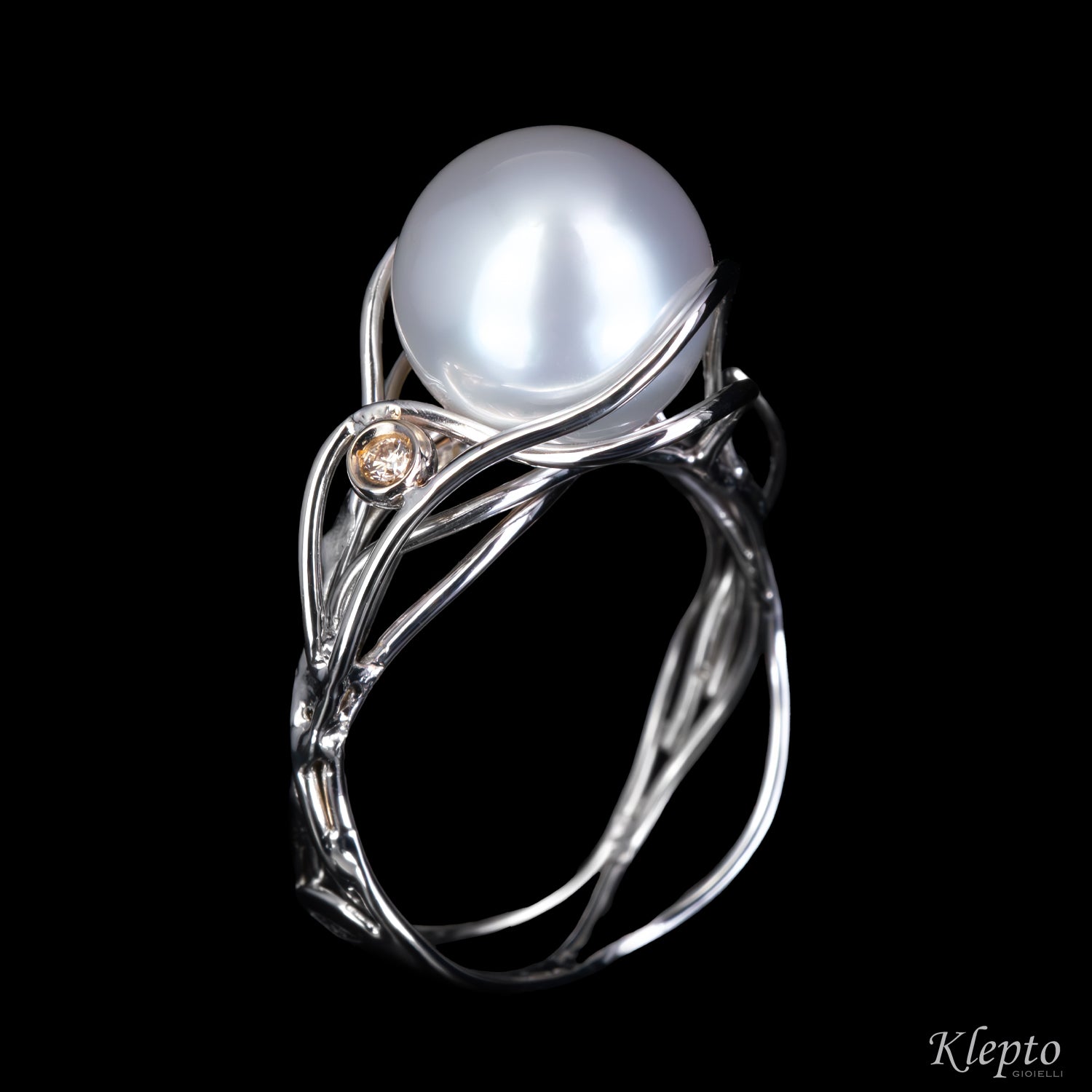 Anello in oro bianco con Perla Australiana e Diamante