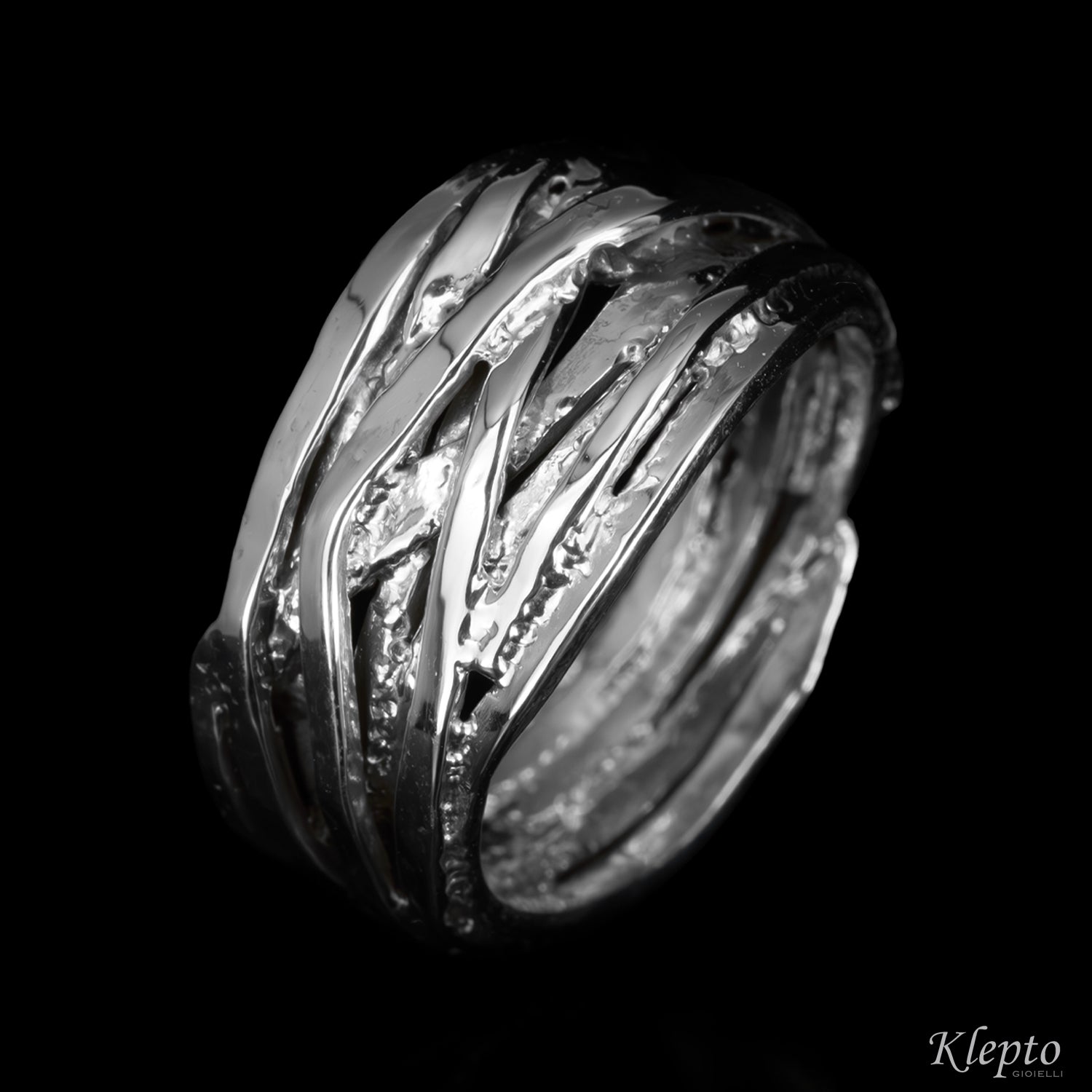 Anello in Argento Silnova® a filo intrecciato