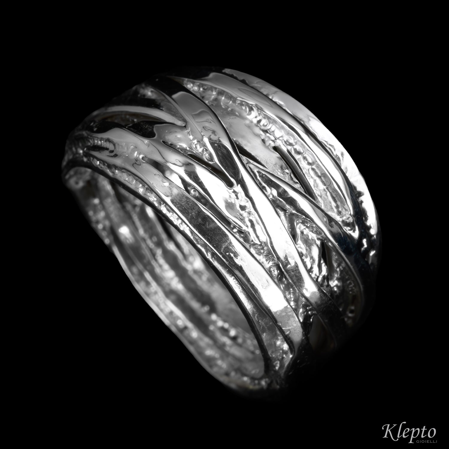 Anello in Argento Silnova® a filo intrecciato