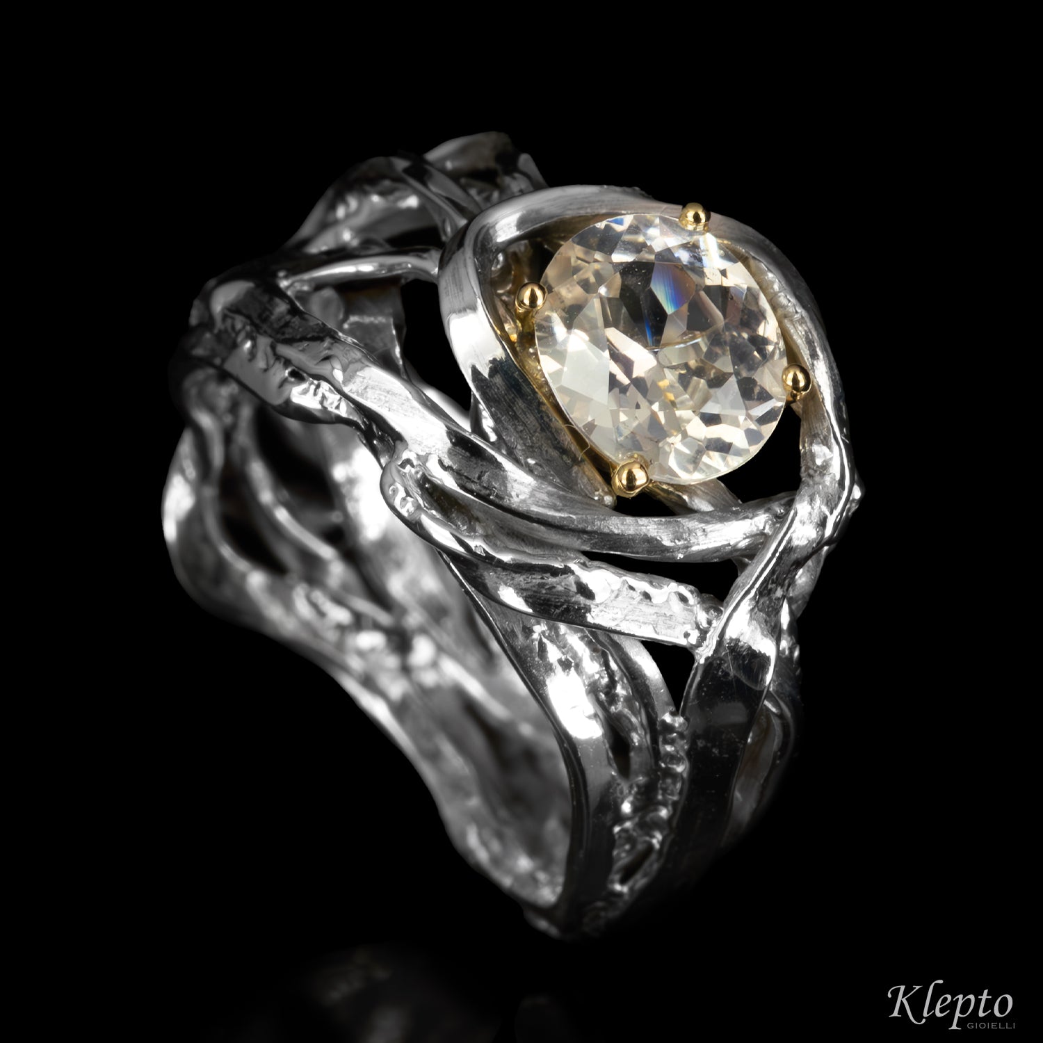 Anello in Argento Silnova® con Zaffiro e dettagli in oro giallo