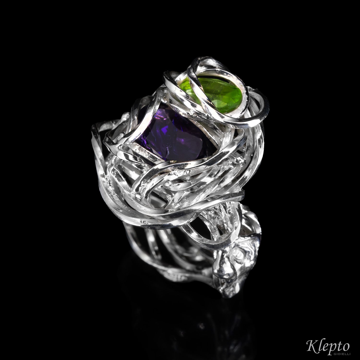 Anello in Argento Silnova® a filo intrecciato con Ametista e Peridoto