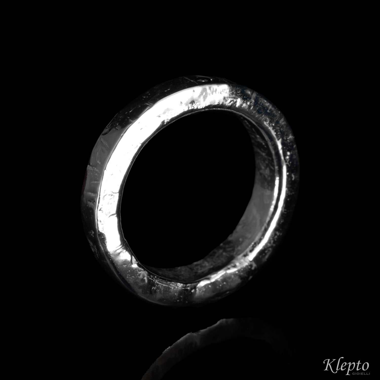 Anello in Argento Silnova® con Diamante nero