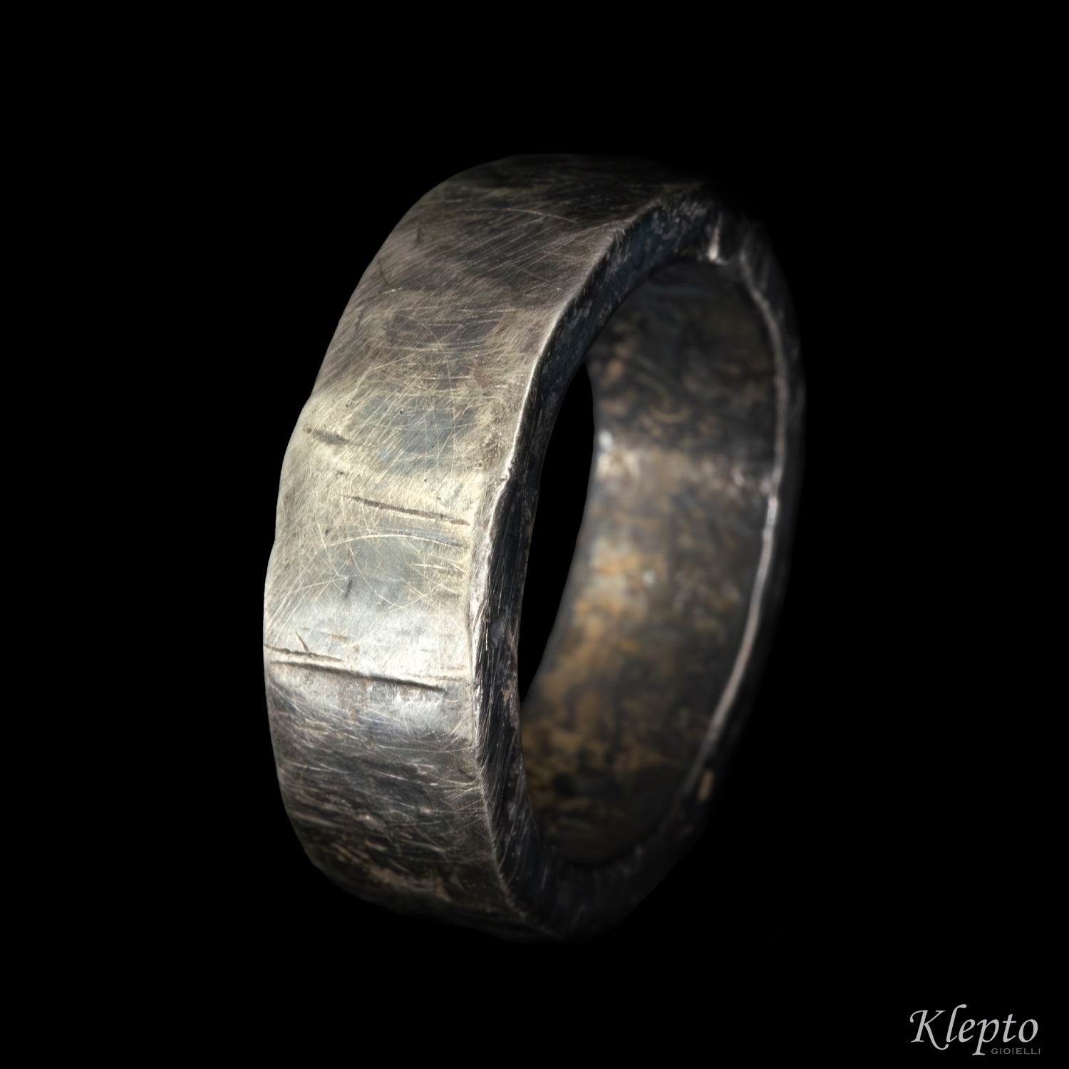 Anello in Argento Silnova® brunito