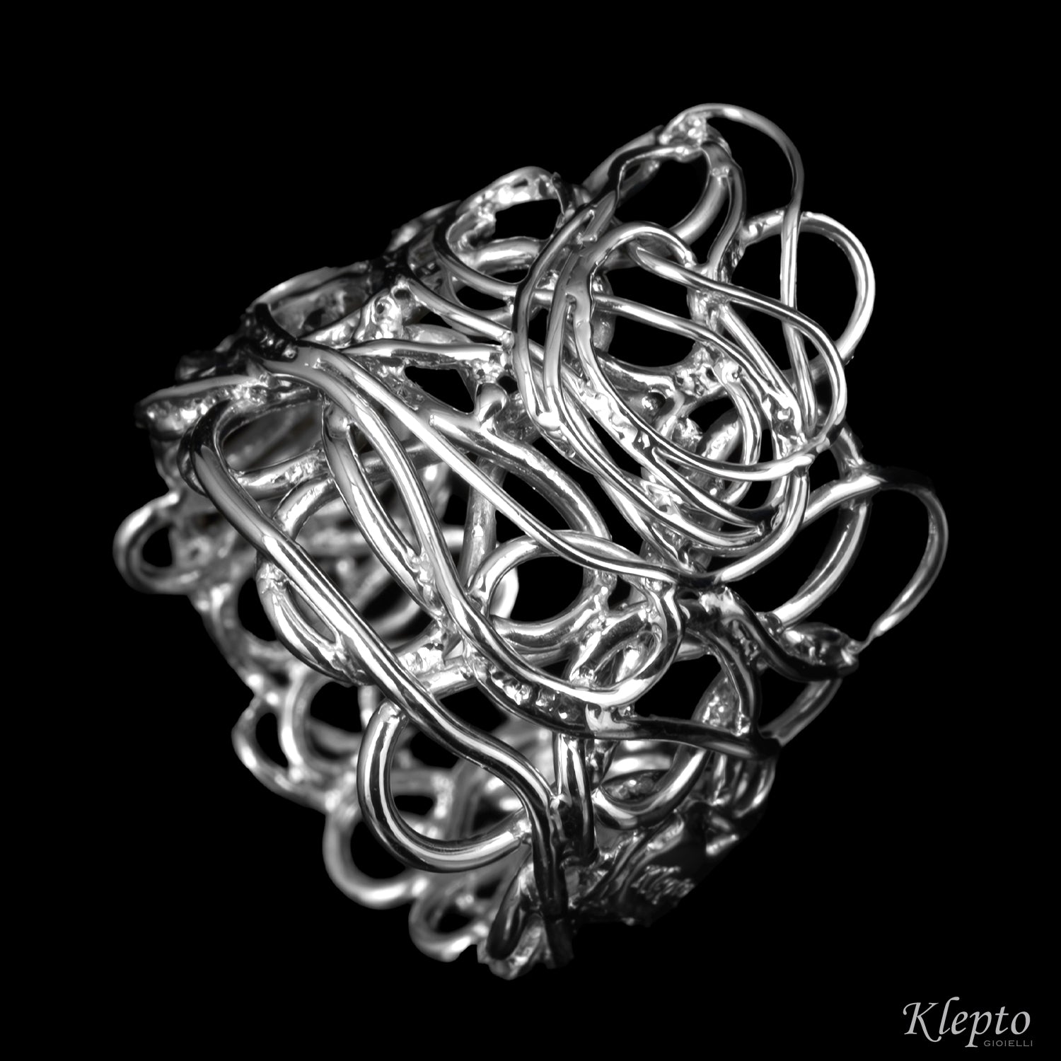 Anello in Argento Silnova® a filo intrecciato