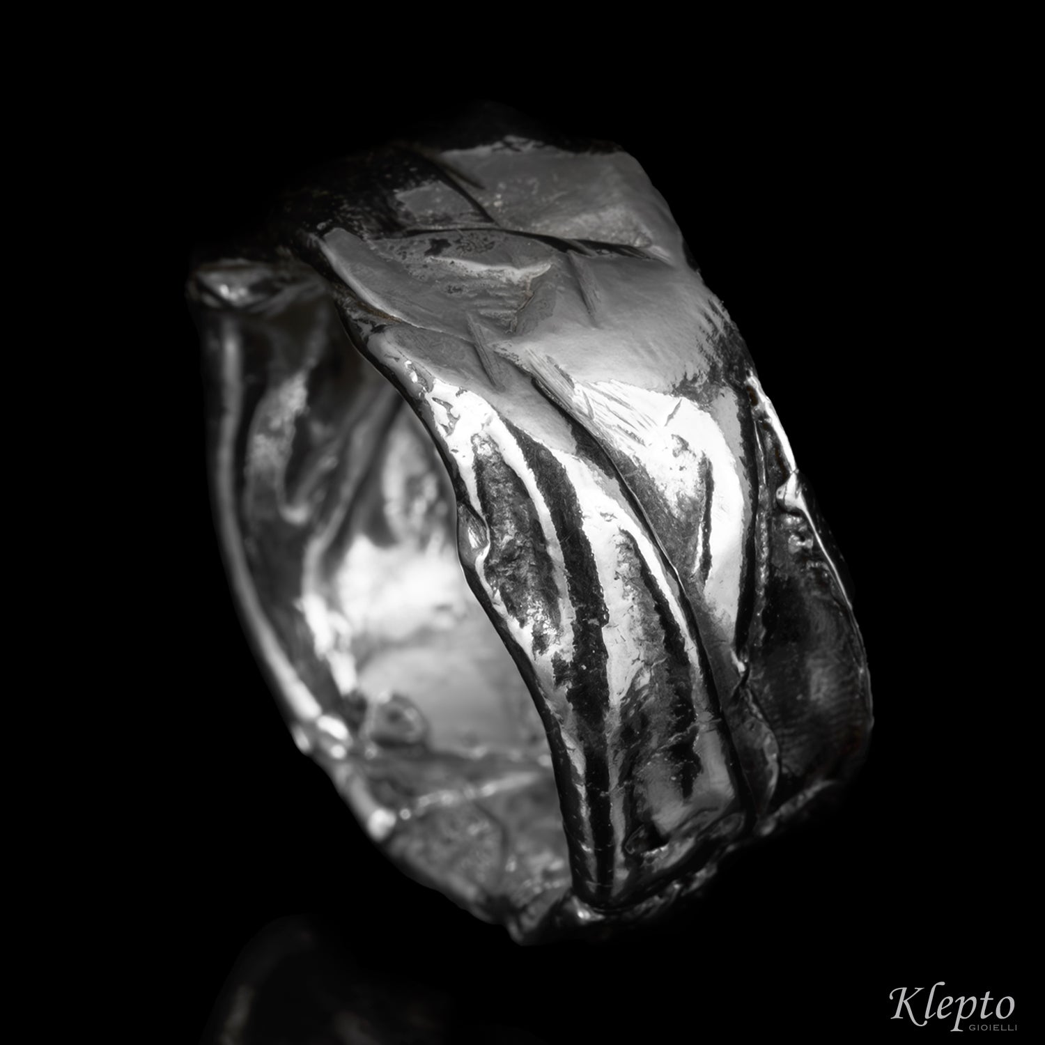 Anello in Argento Silnova® con dettagli in oro giallo