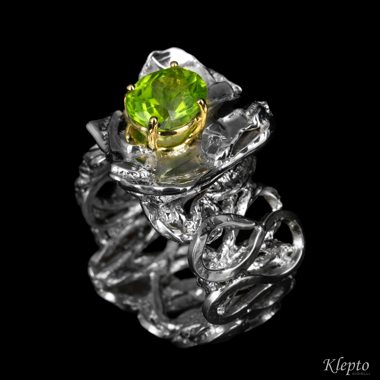 Anello in Argento Silnova® con Peridoto e dettagli in oro giallo