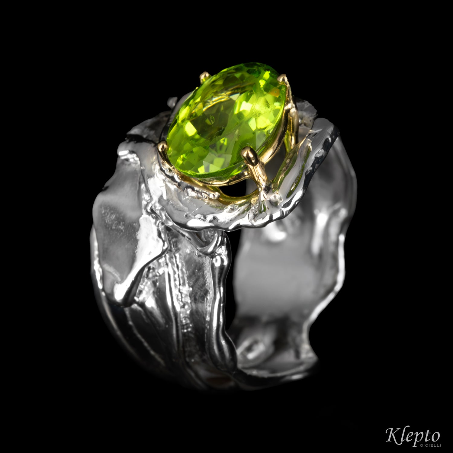 Anello in Argento Silnova® con Peridoto e dettagli in oro giallo