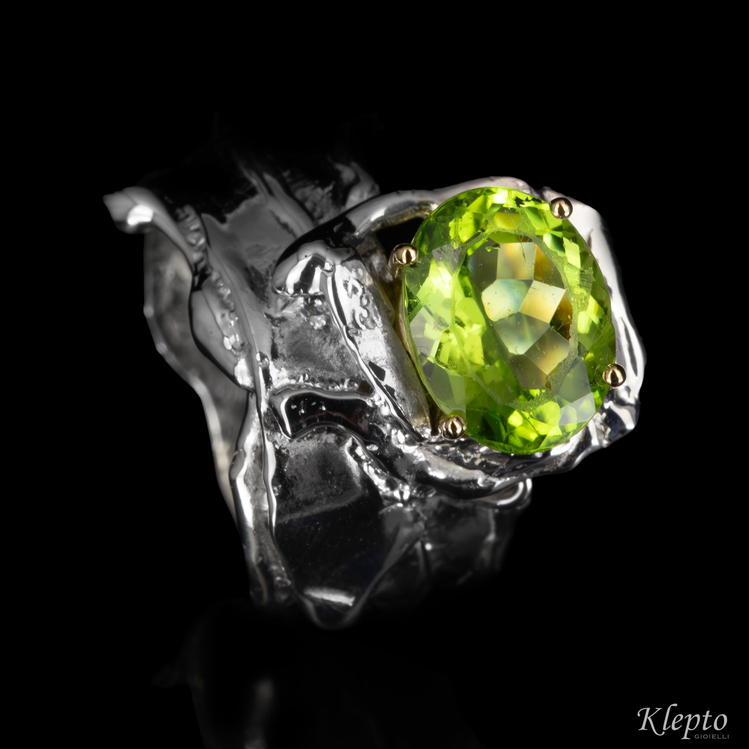 Anello in Argento Silnova® con Peridoto e dettagli in oro giallo