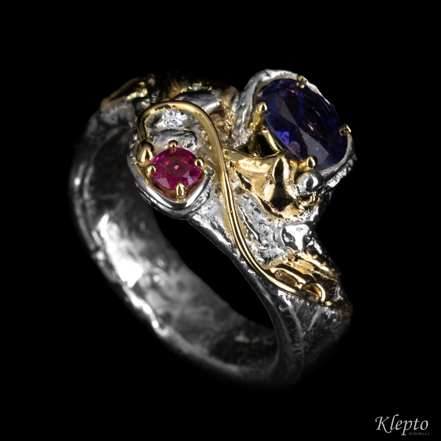 Anello in Argento Silnova con Zaffiro, Rubino e dettagli in oro giallo