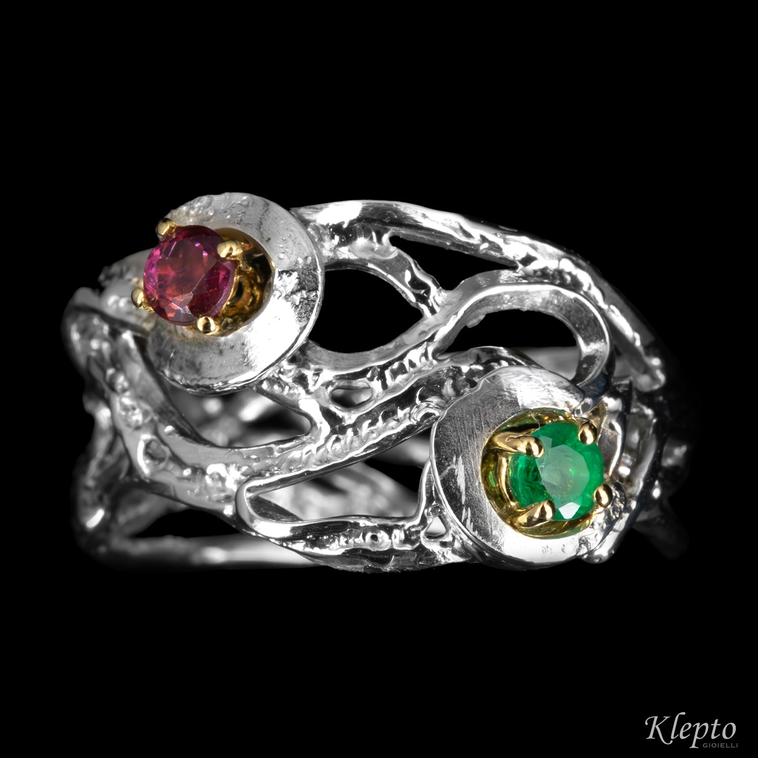 Anello in Argento Silnova con Smeraldo, Rodolite dettagli in oro giallo