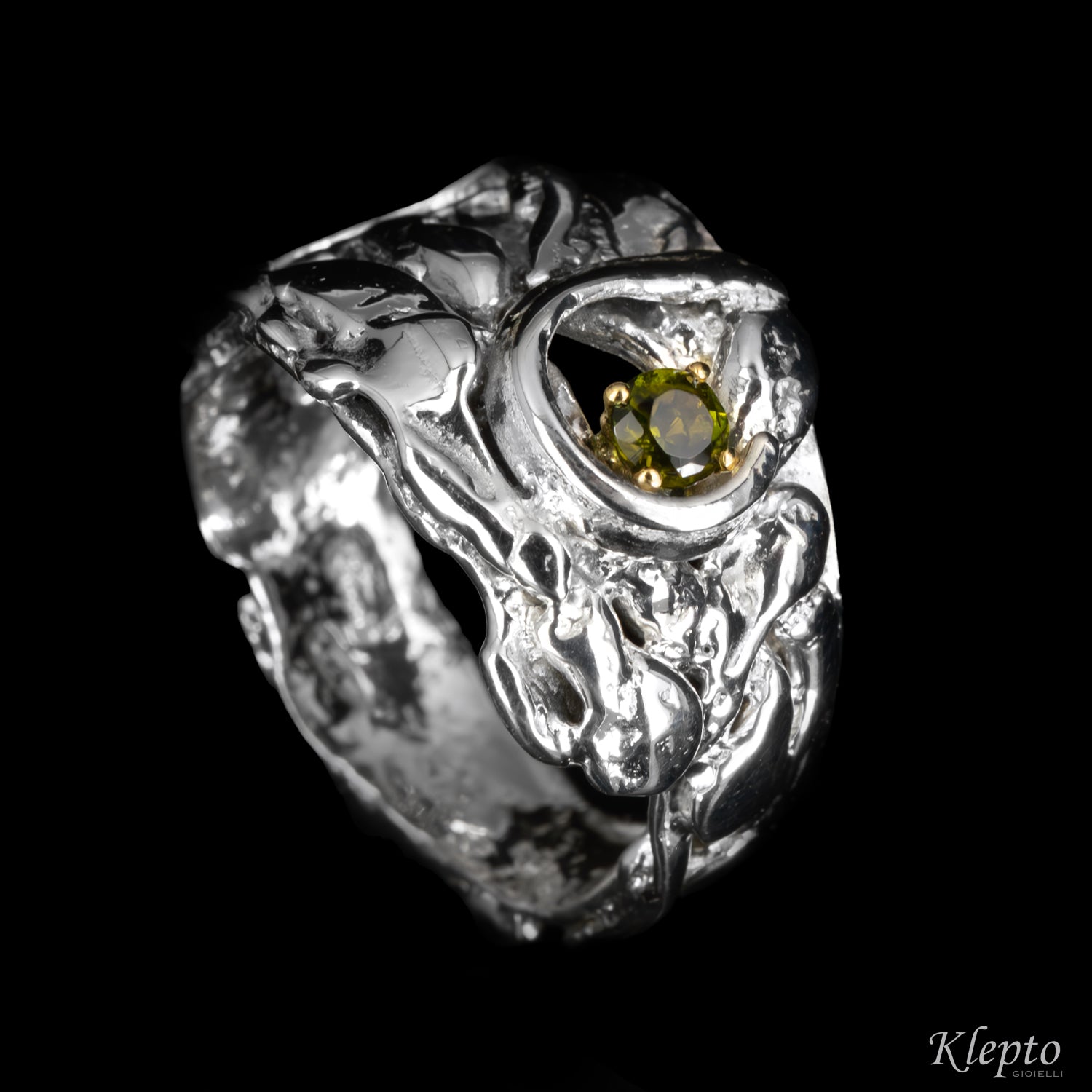 Anello in Argento Silnova® con Tormalina verde e dettagli in oro giallo