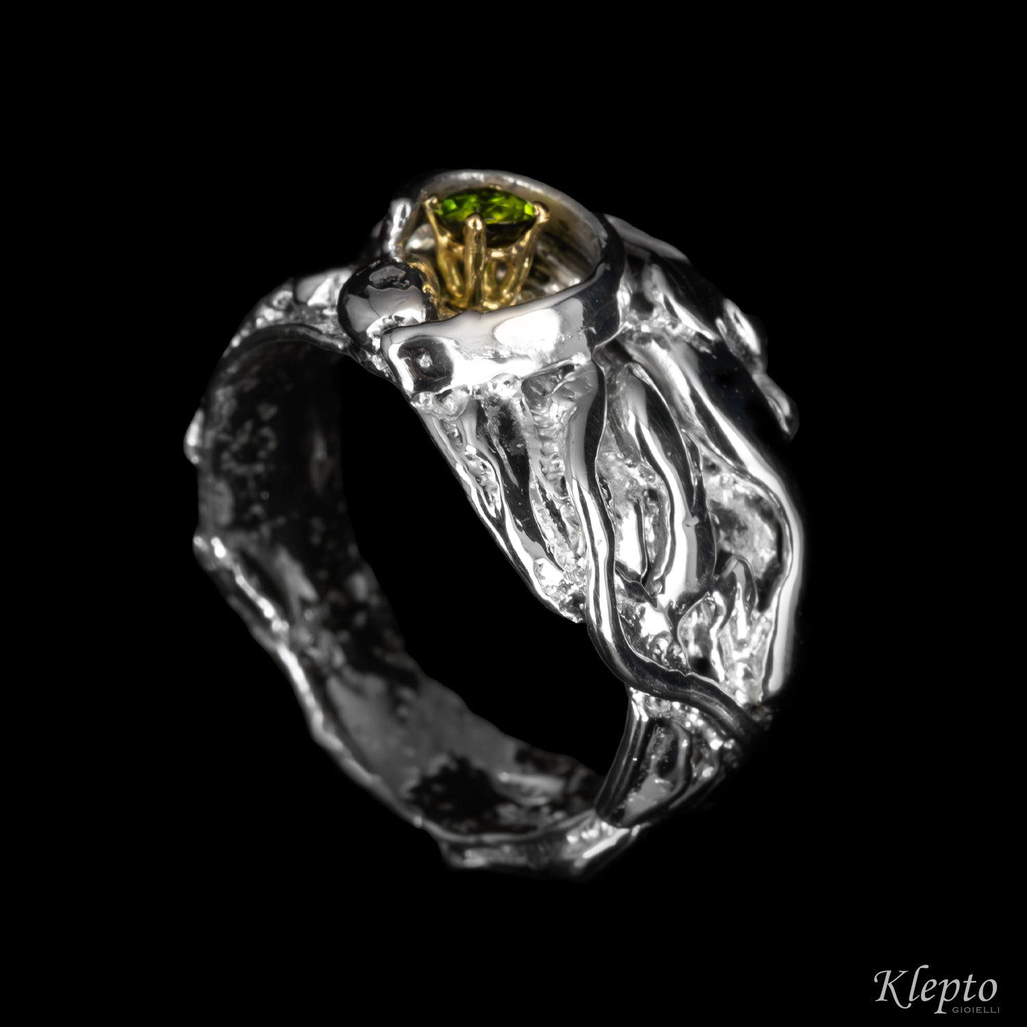 Anello in Argento Silnova® con Tormalina verde e dettagli in oro giallo