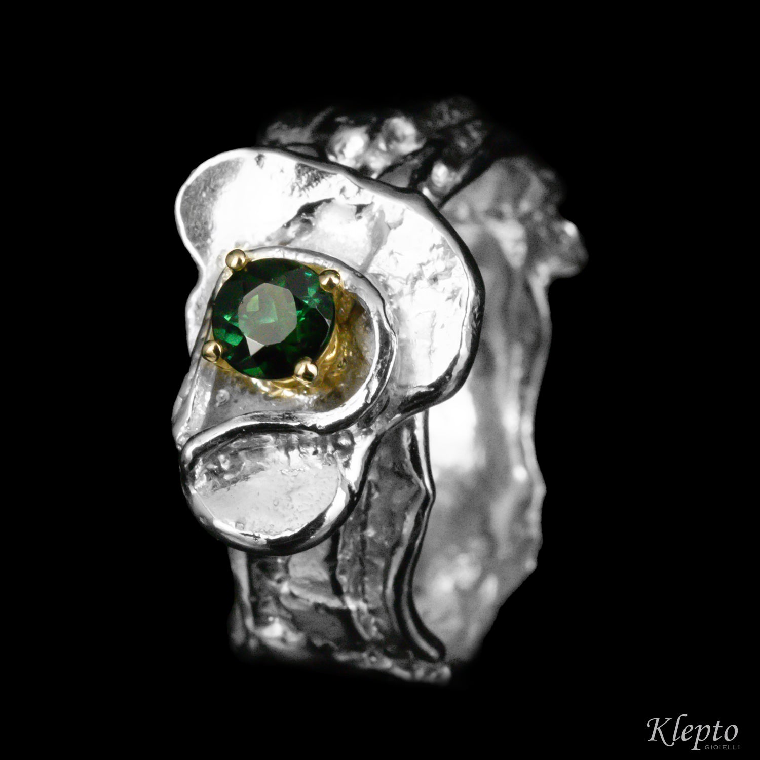 Anello in Argento Silnova® con Tormalina verde e dettagli in oro giallo