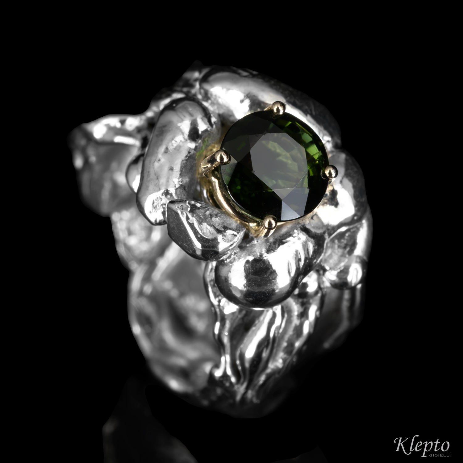 Anello in Argento Silnova® con Tormalina verde e dettagli in oro bianco natuarale