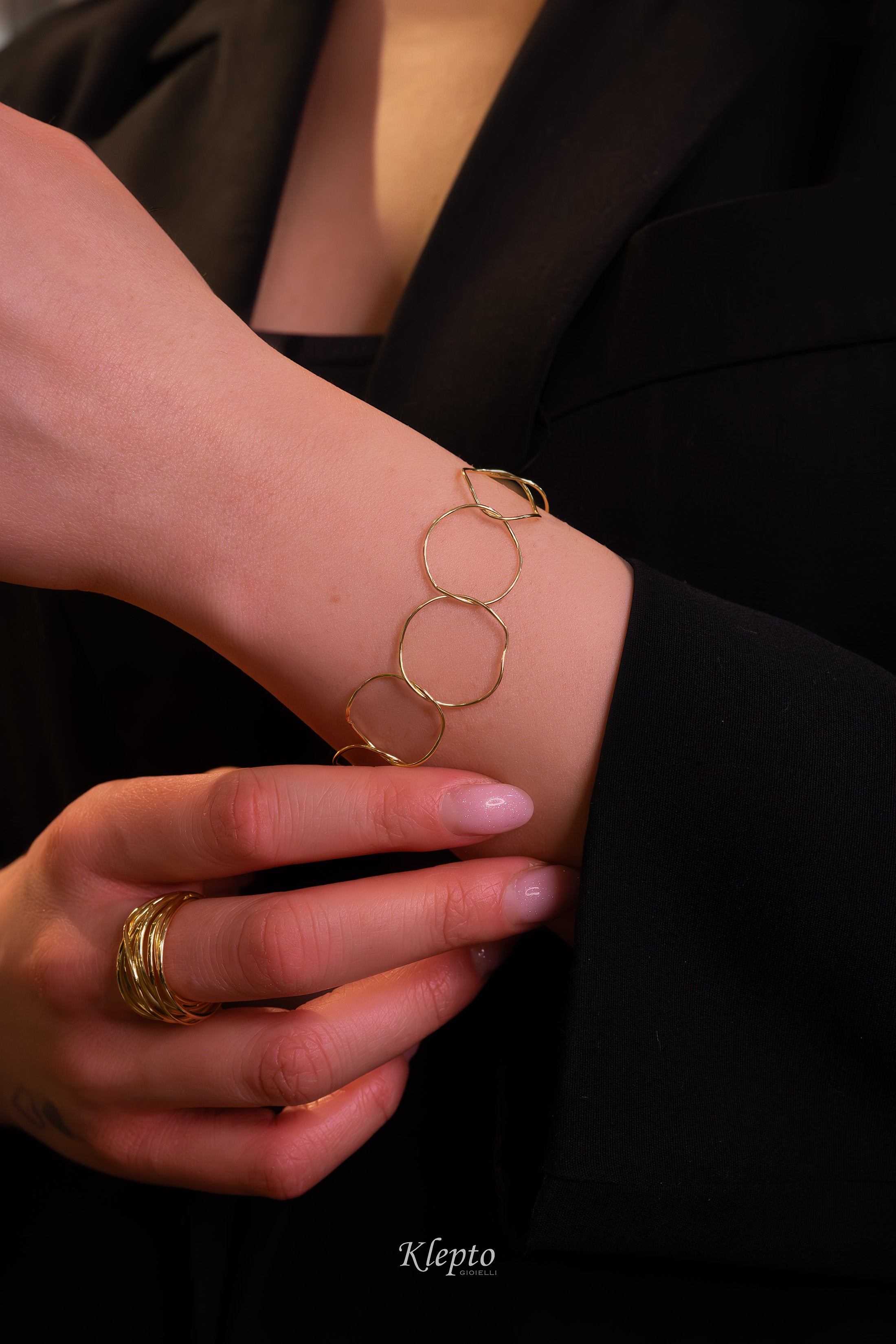 Bracciale in oro giallo ad anelli