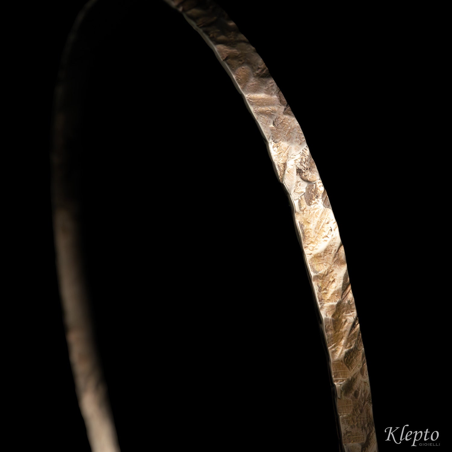 Bracciale in oro bianco naturale rigido