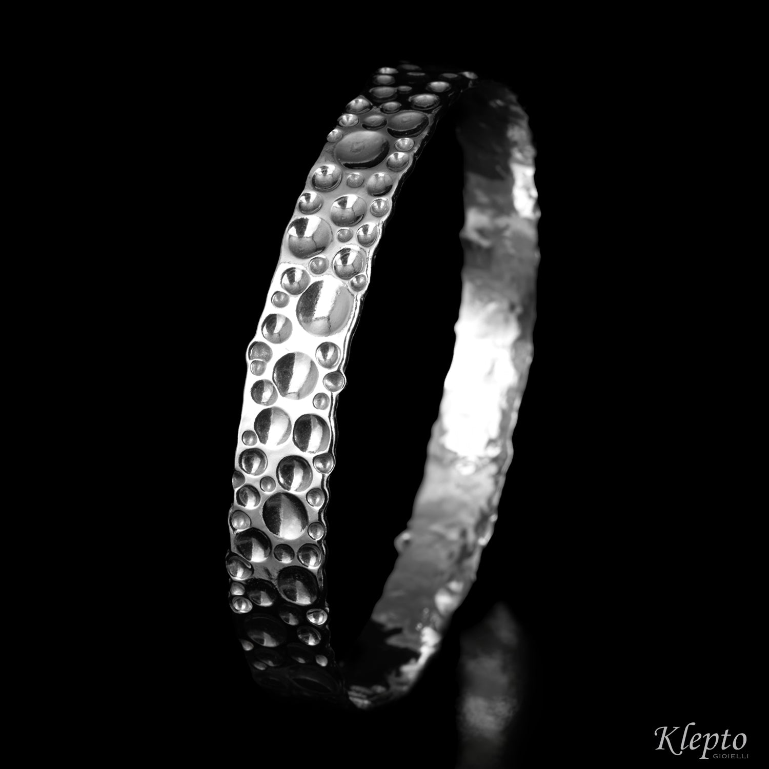 Bracciale in Argento Silnova® rigido martellato