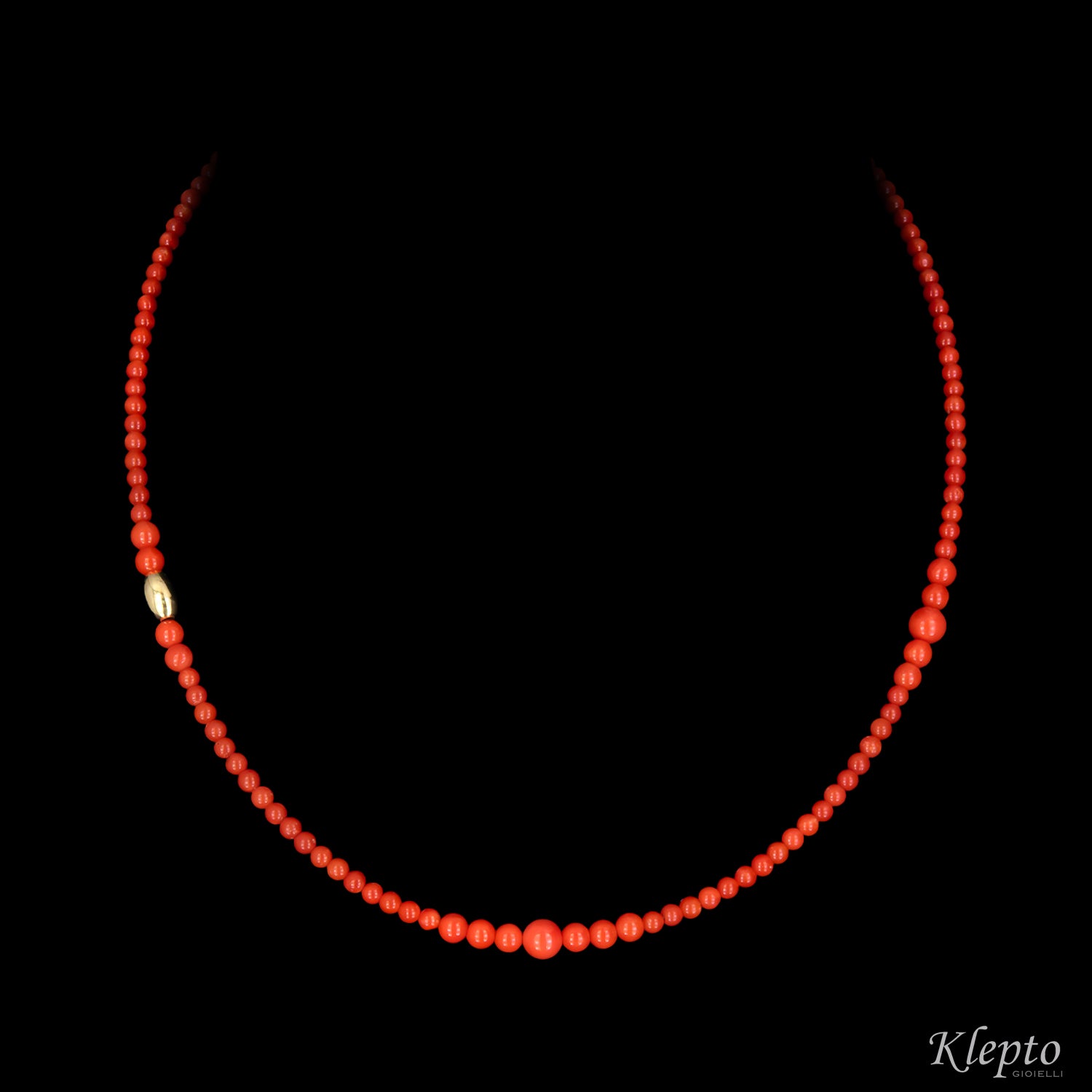 Collana in oro giallo corta con Corallo sardo