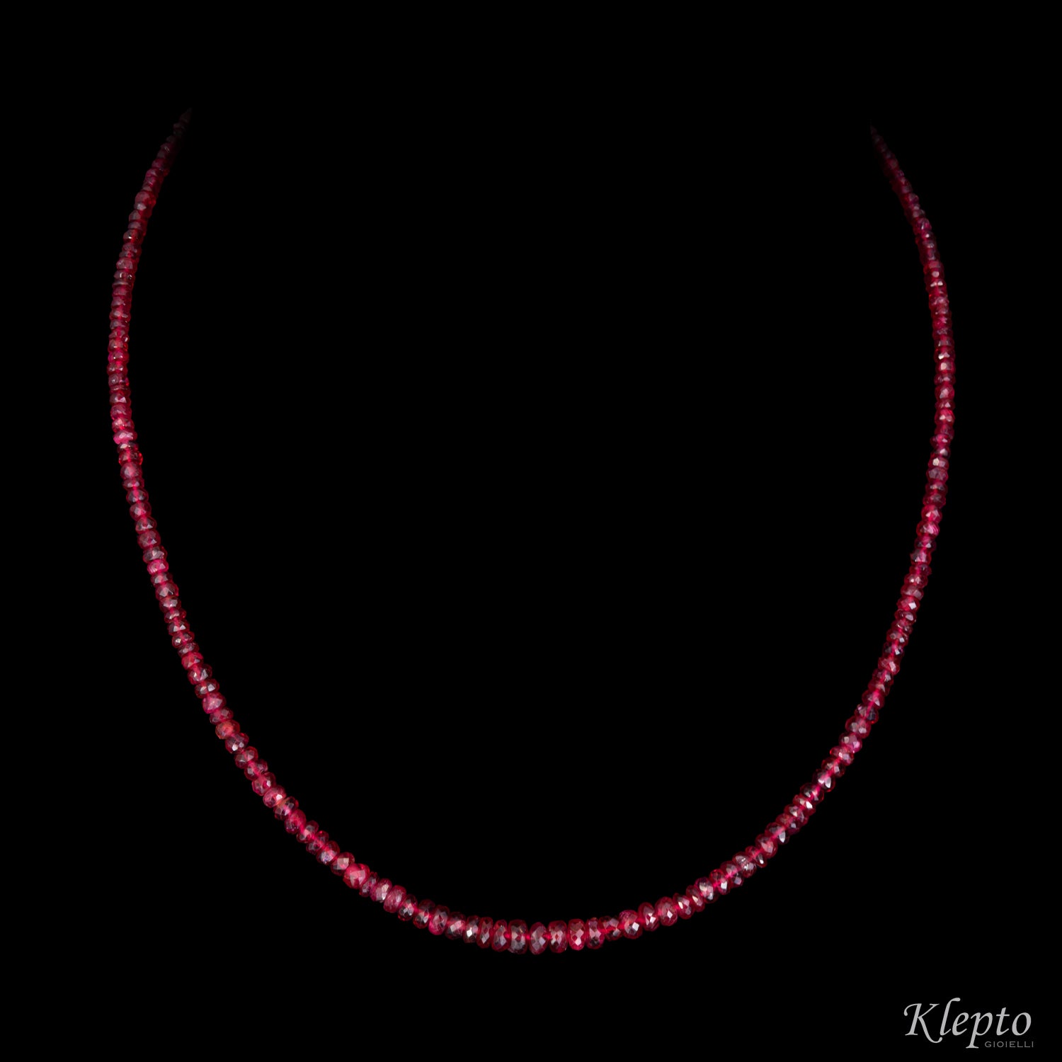 Collana girocollo con Spinelli rossi