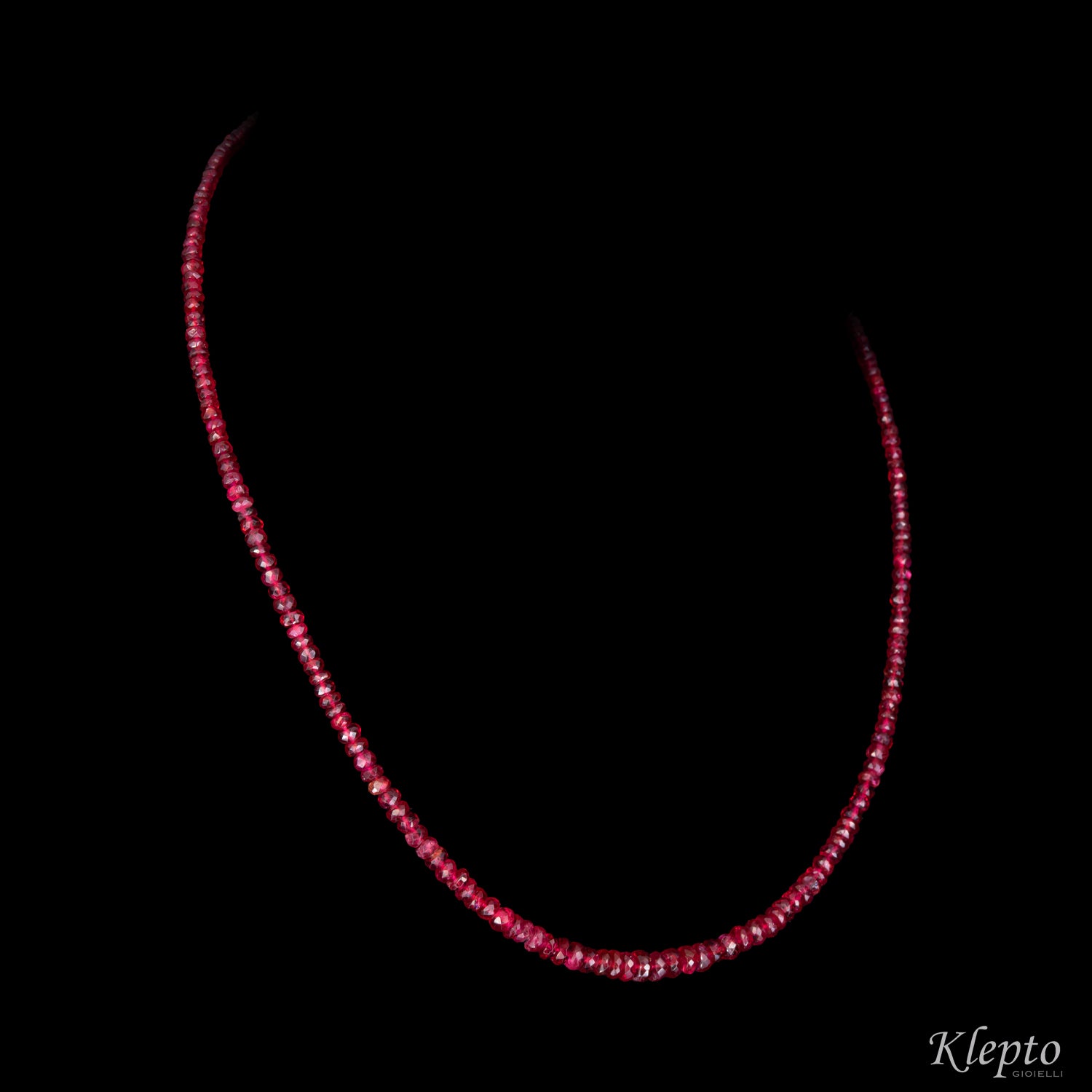 Collana girocollo con Spinelli rossi