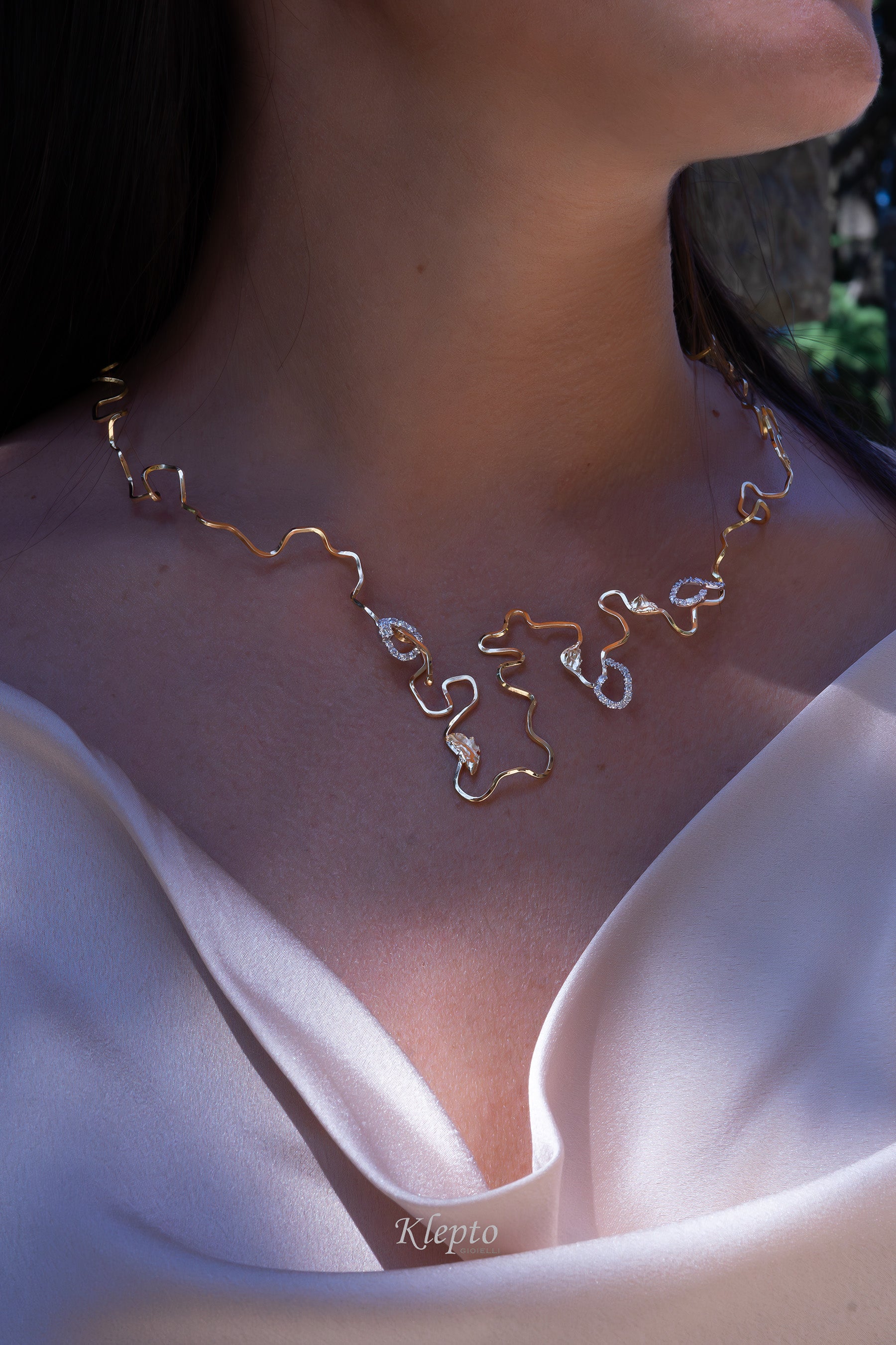 Collier in oro giallo e bianco "EleKtro" con Diamanti