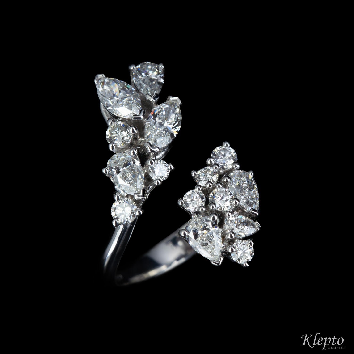 Anello classico by Klepto contrarié in oro bianco con Diamanti