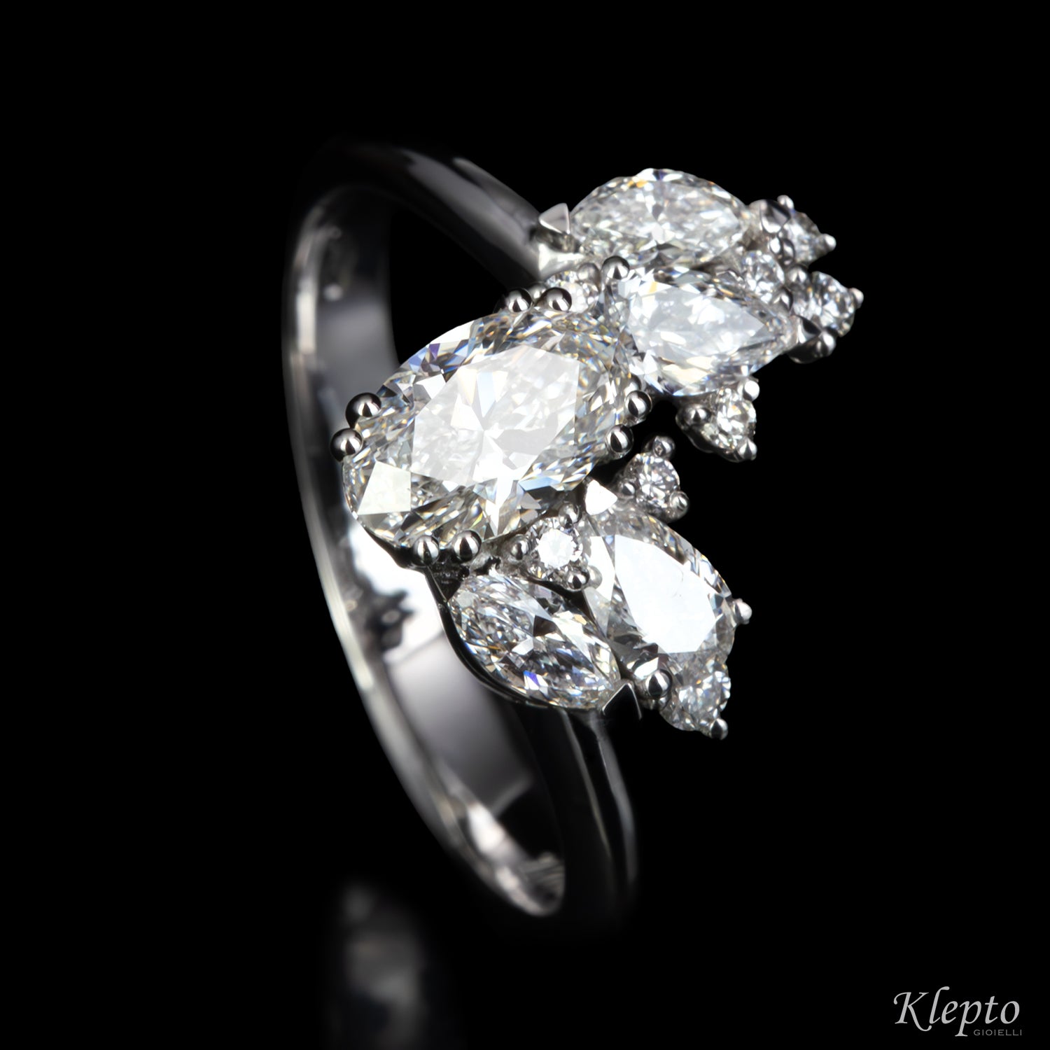 Anello classico by Klepto contrarié in oro bianco con Diamanti