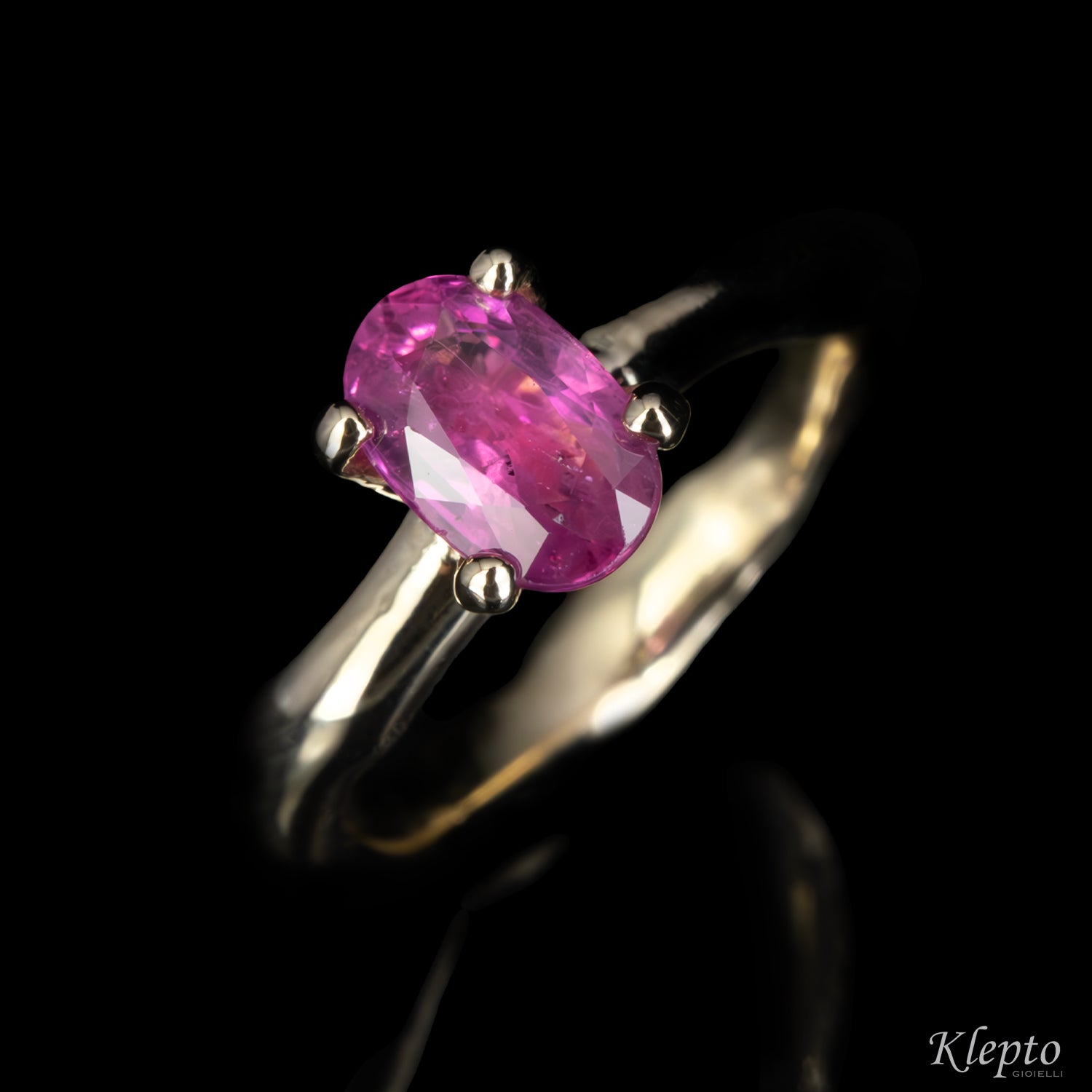 Anello in oro bianco naturale "Divenire" con Zaffiro rosa