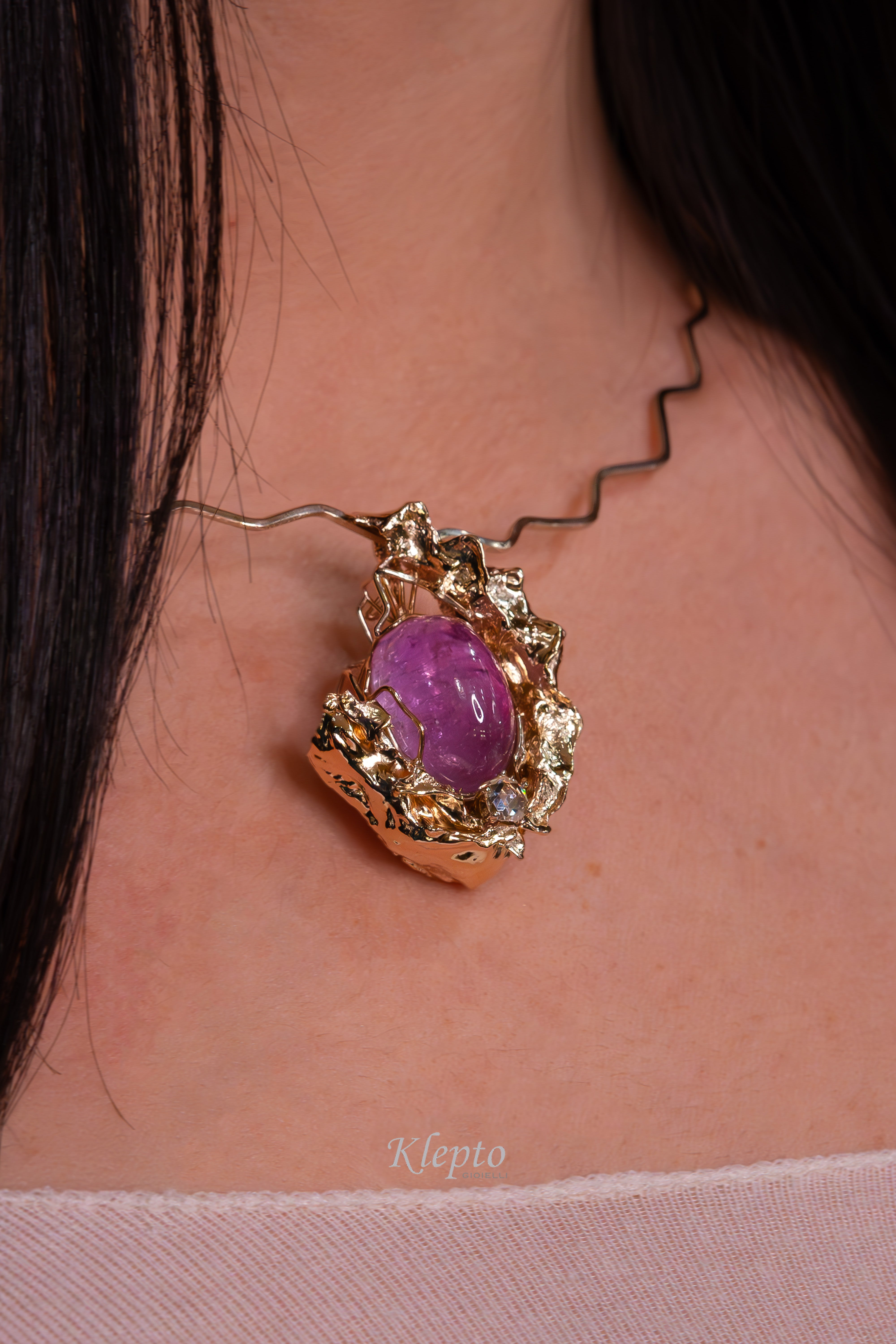 Collier in oro bianco naturale "Agape" con Kunzite e Diamante