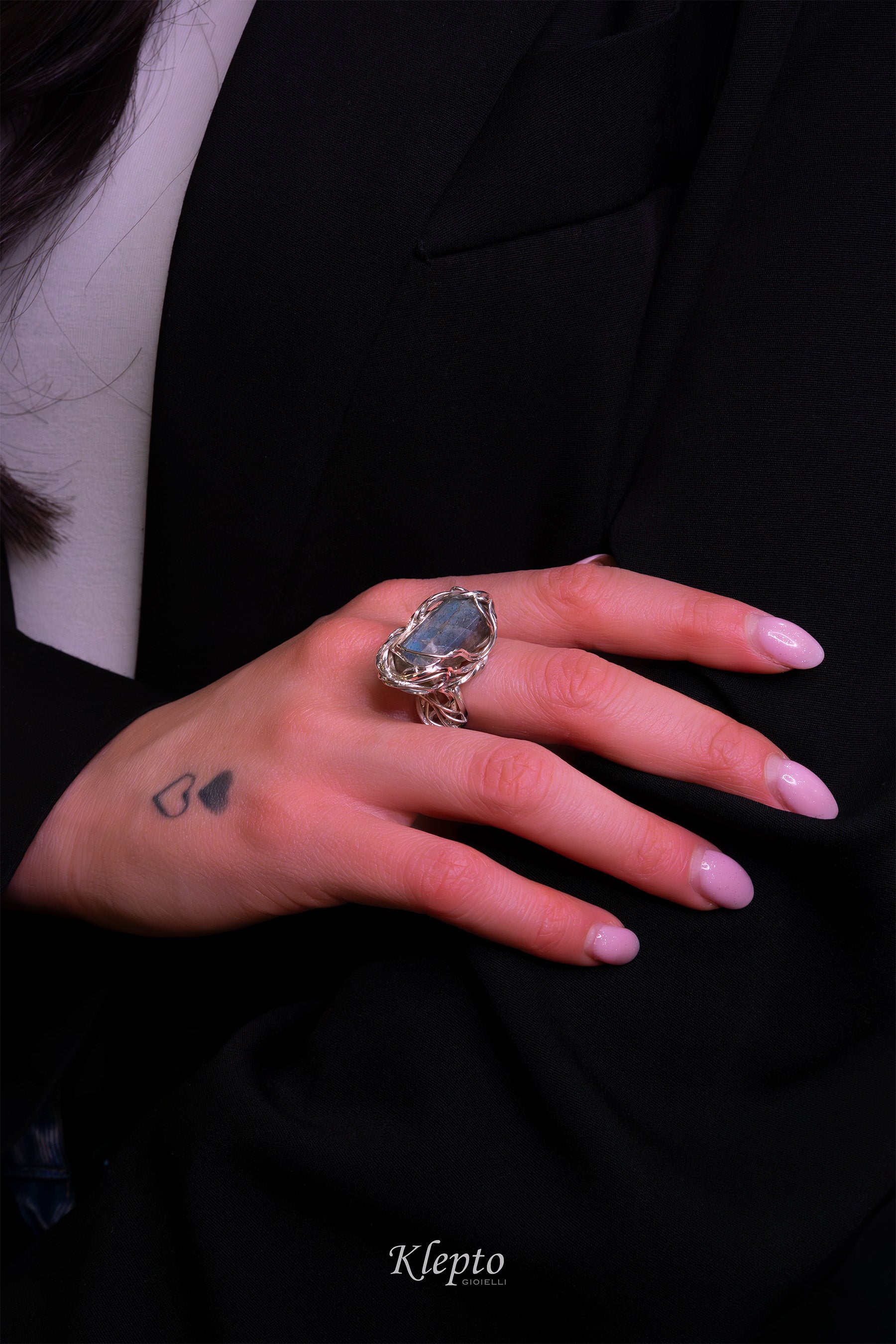 Anello in Argento Silnova® a filo intrecciato con Labradorite