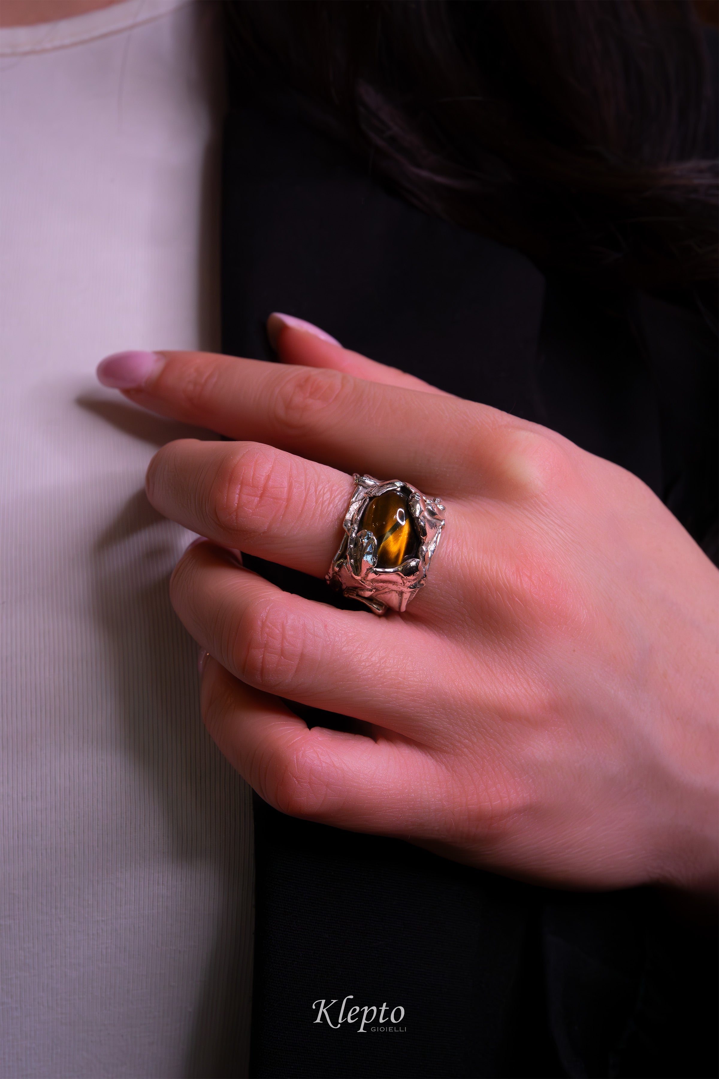 Anello in Argento Silnova® con Occhio di Tigre