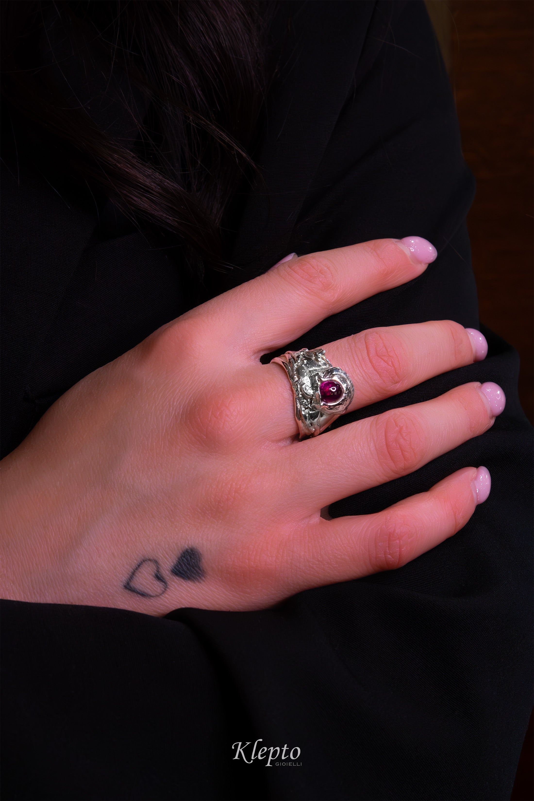 Anello in Argento Silnova® con Rubino