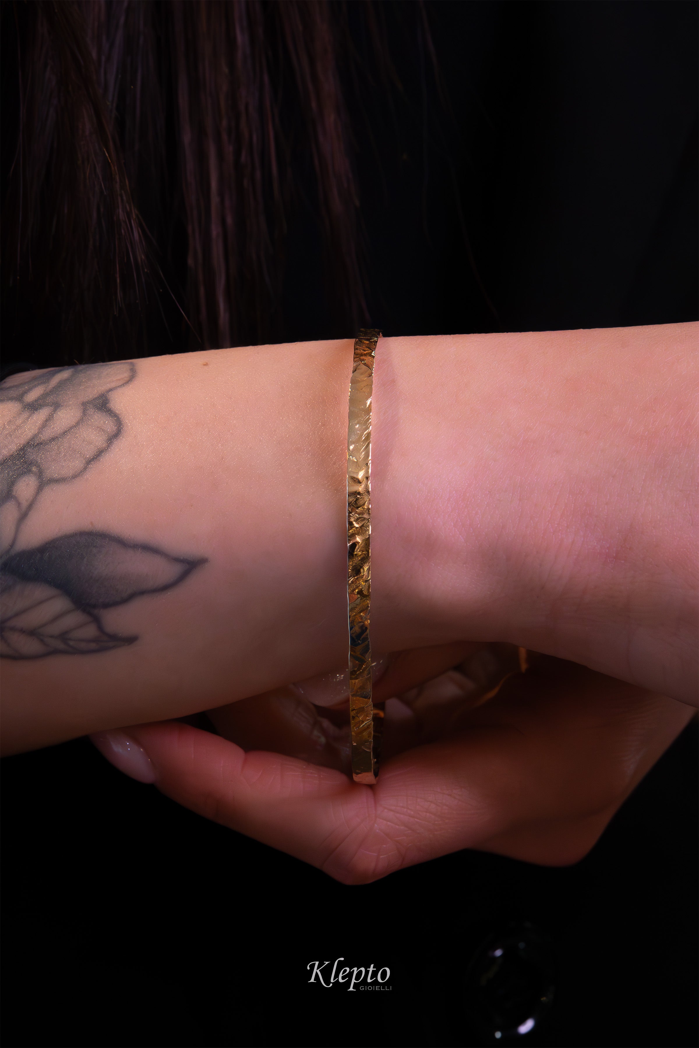 Bracciale in oro bianco naturale rigido