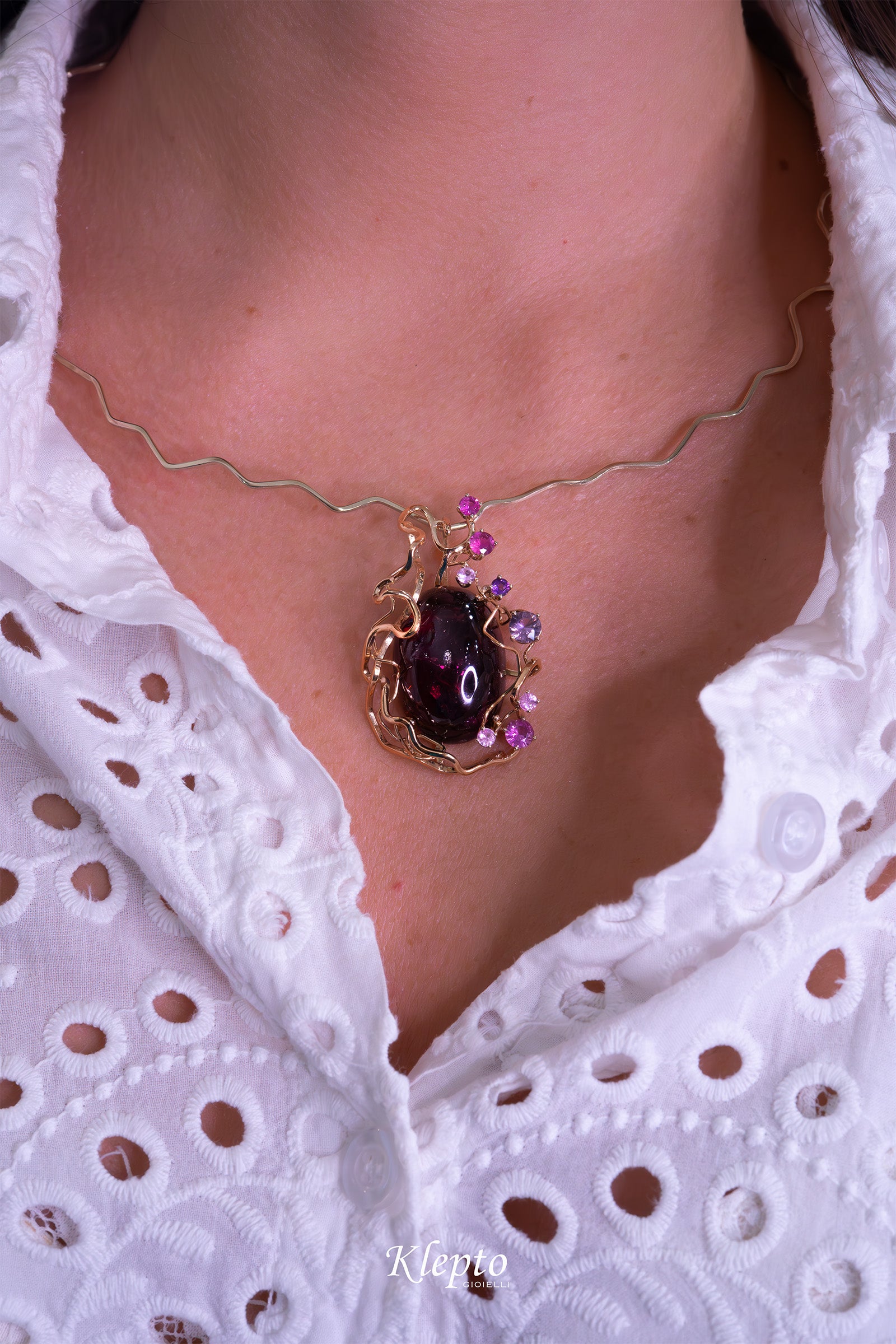 Collier in oro rosa e bianco naturale "Origini" con Tormalina cabochon e Zaffiri